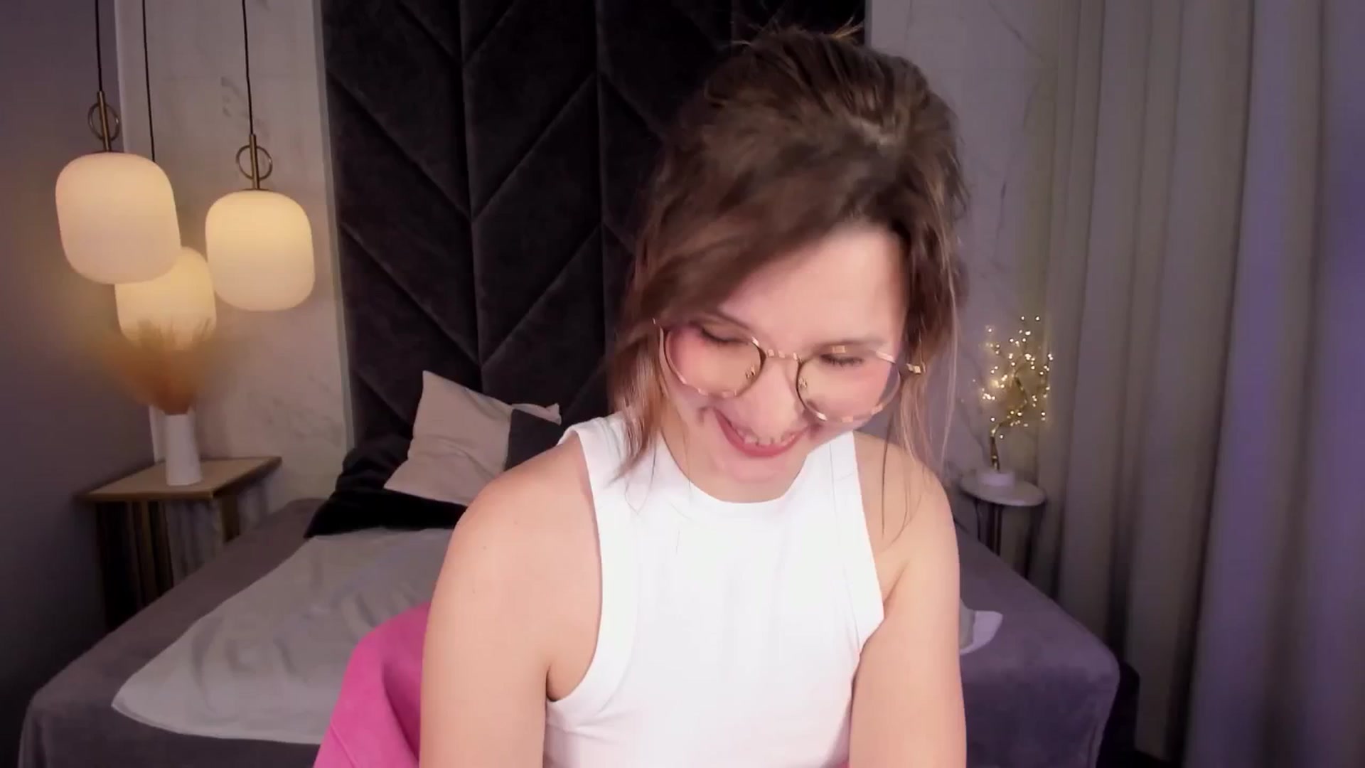 Gallery image thumbnail from Jane_Pearl's myfreecams stream on, 06/14/2025, 11:20 image 17 of 20