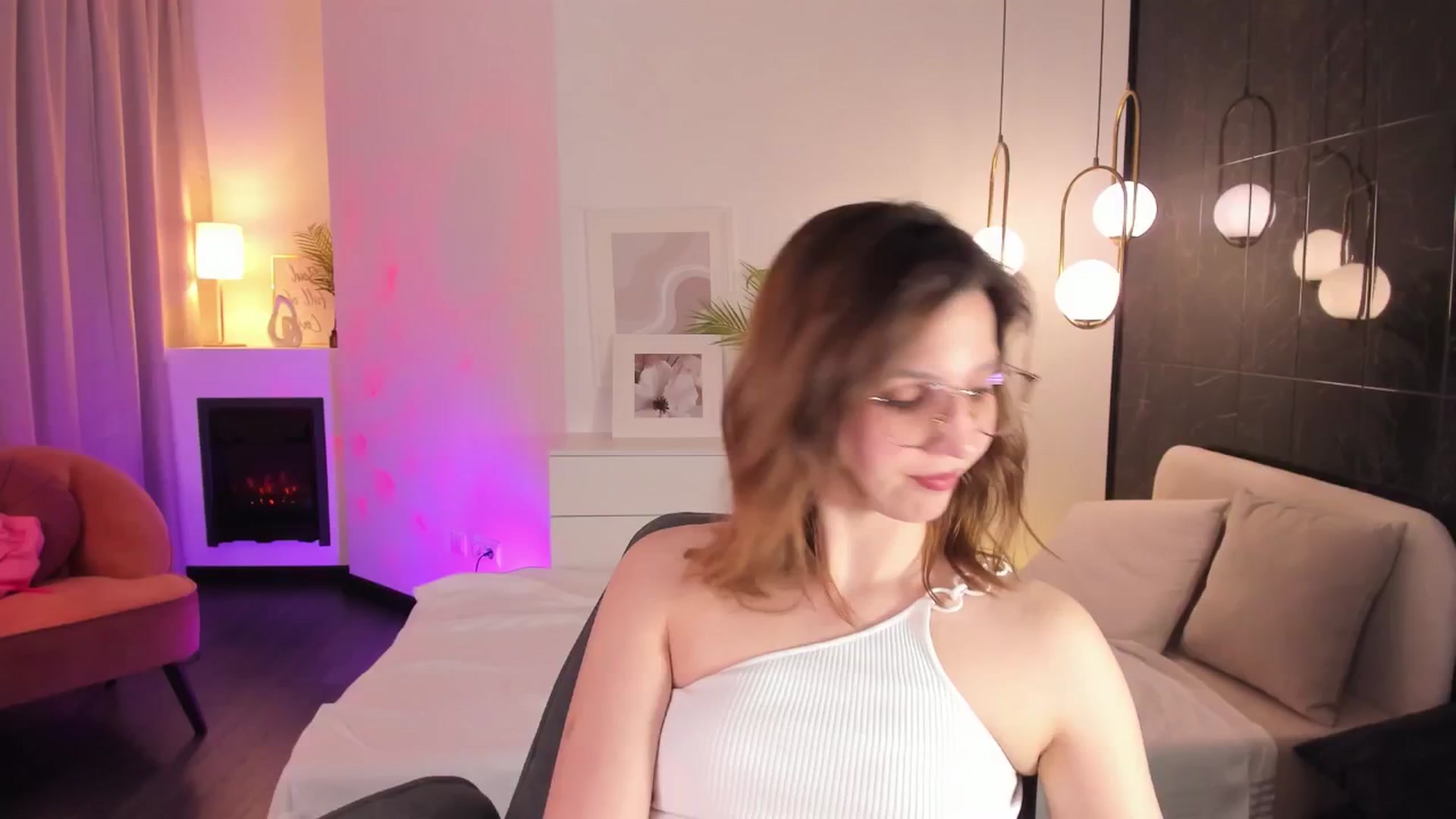Gallery image thumbnail from Jane_Pearl's myfreecams stream on, 06/15/2025, 12:45 image 8 of 20