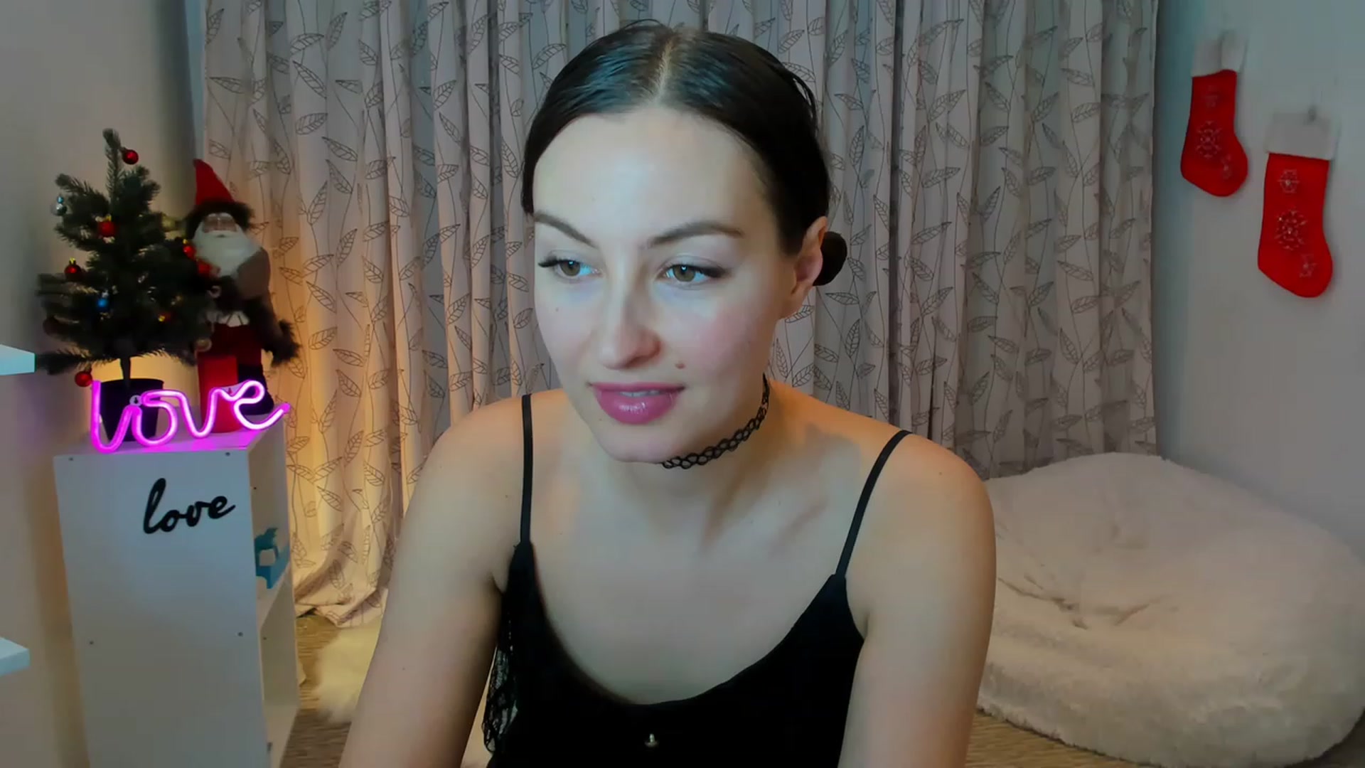 Gallery image thumbnail from Jane__Bond's myfreecams stream on, 12/09/2022, 17:35 image 4 of 20
