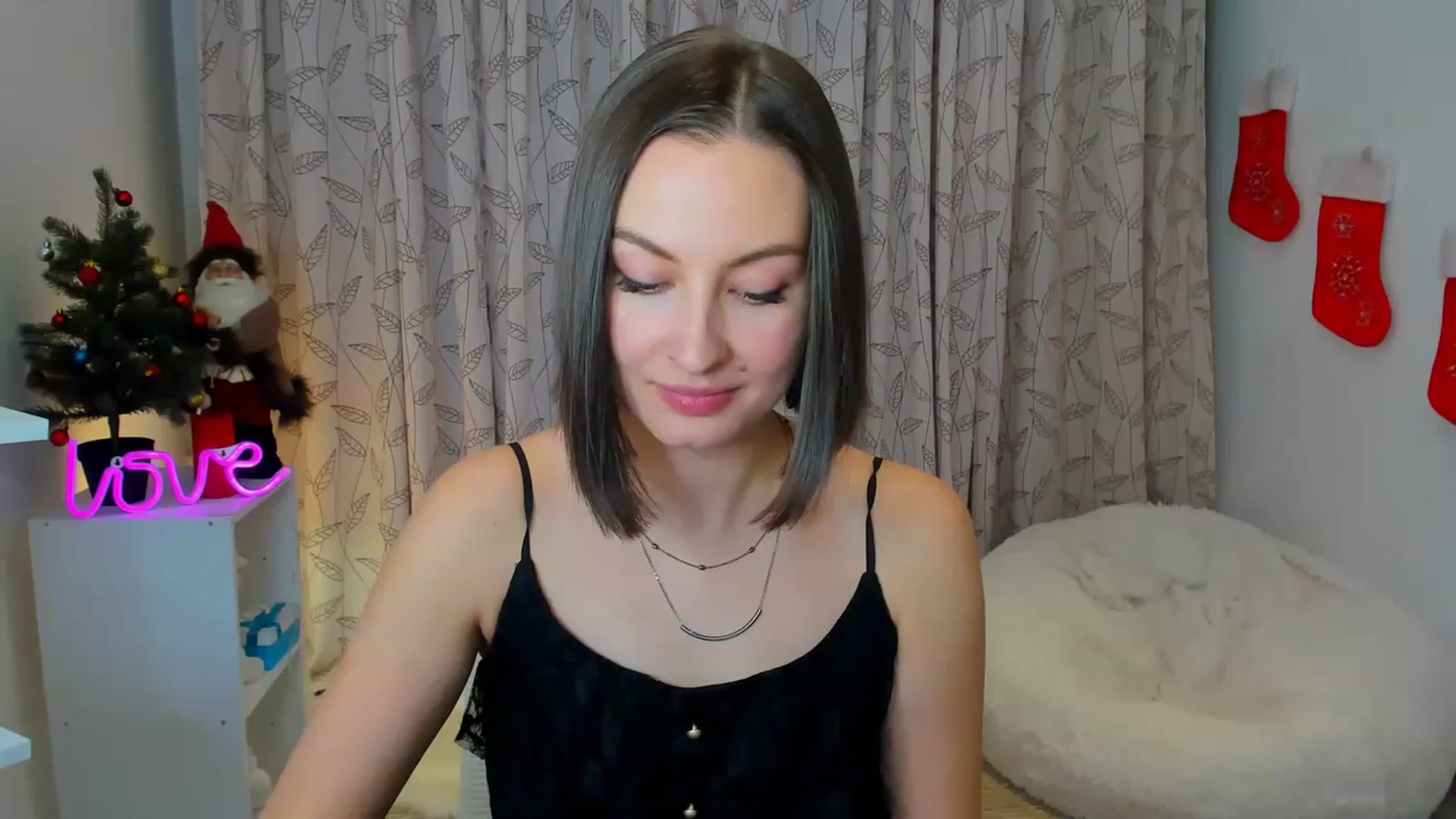 Gallery image thumbnail from Jane__Bond's myfreecams stream on, 12/28/2022, 14:17 image 9 of 20