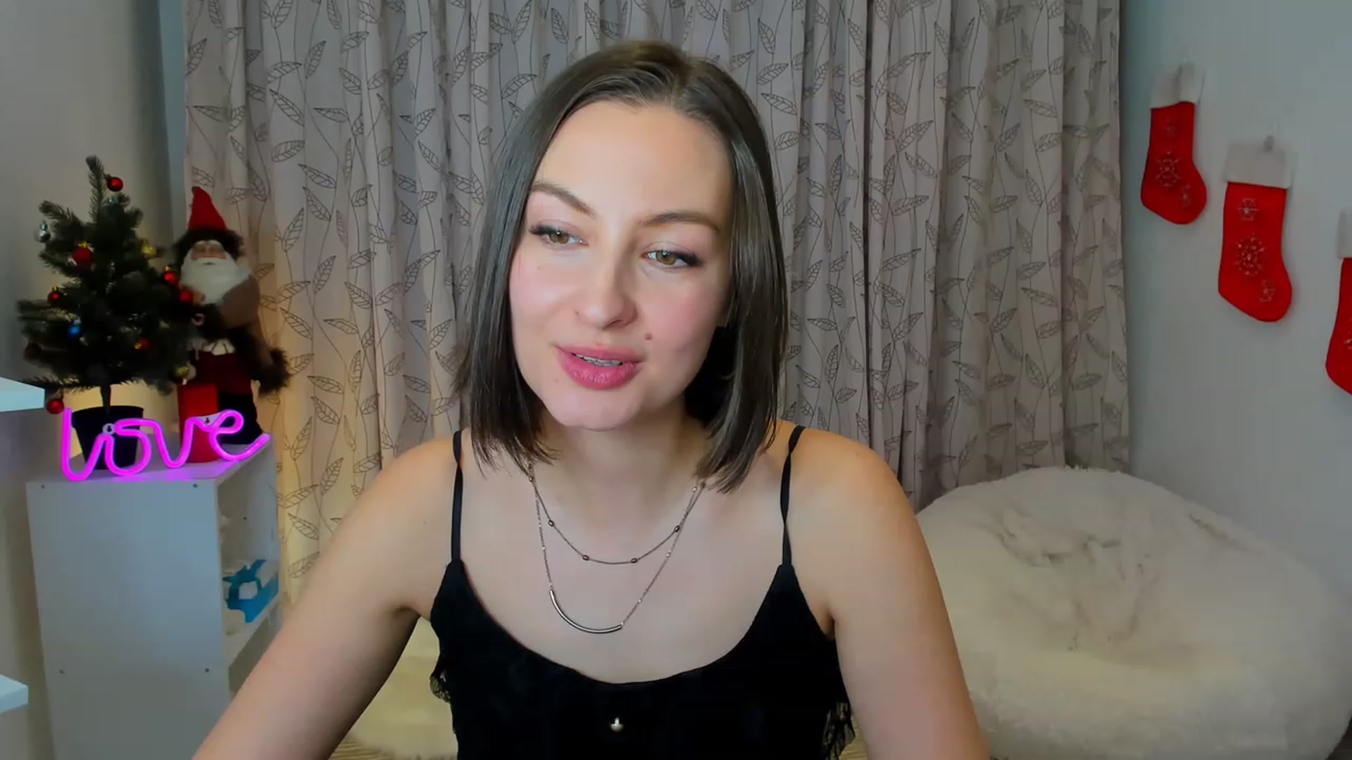 Gallery image thumbnail from Jane__Bond's myfreecams stream on, 12/28/2022, 14:17 image 3 of 20