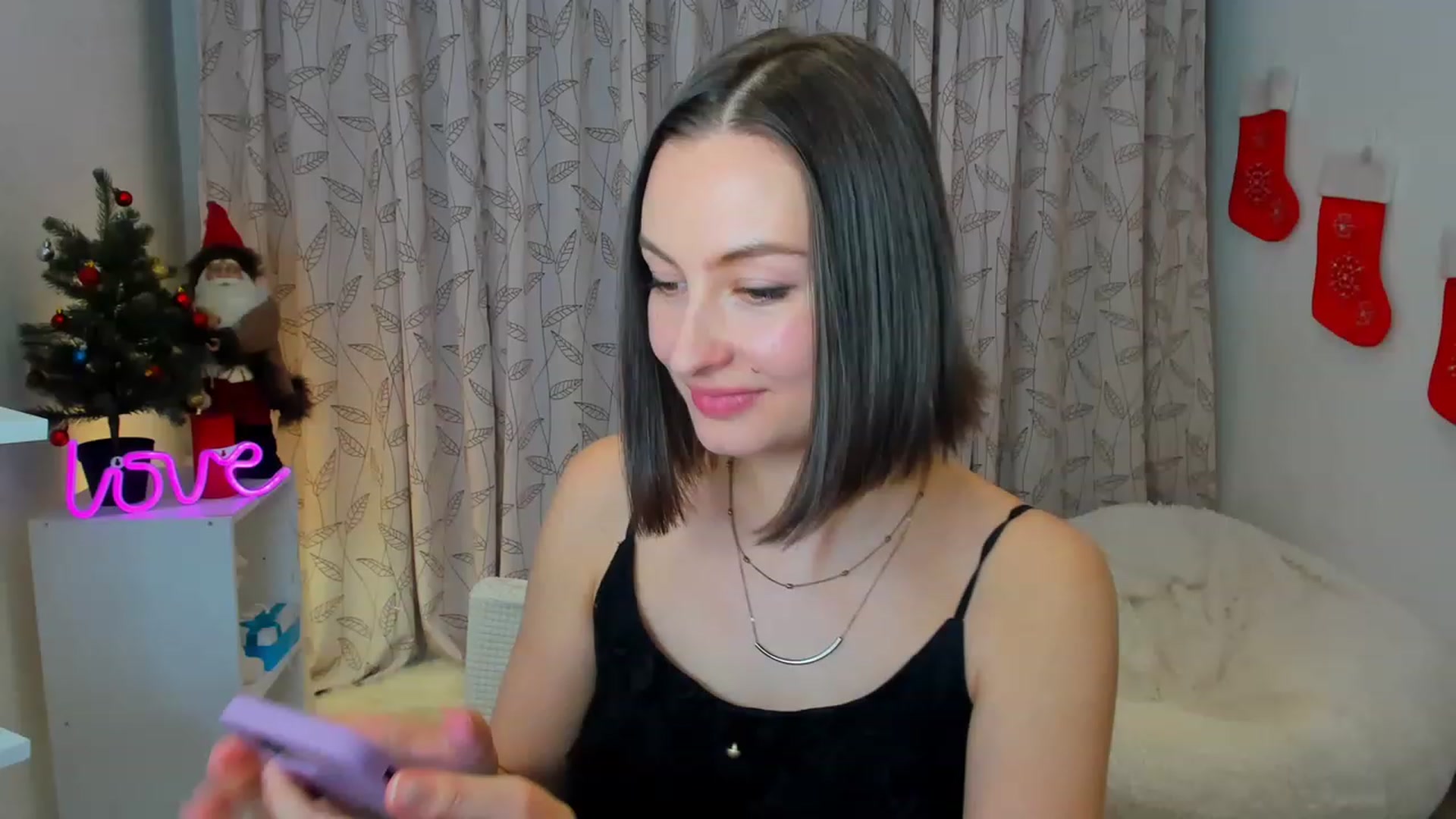 Gallery image thumbnail from Jane__Bond's myfreecams stream on, 12/28/2022, 14:17 image 10 of 20
