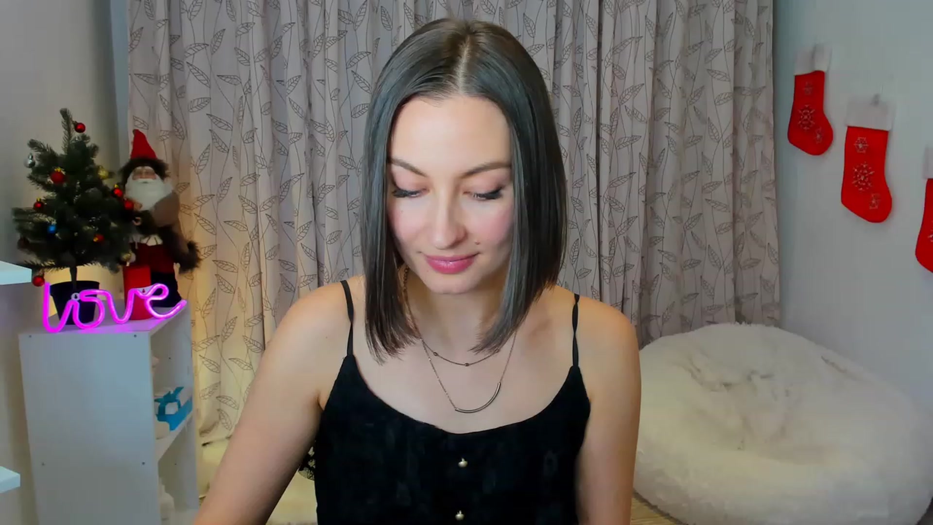 Gallery image thumbnail from Jane__Bond's myfreecams stream on, 12/28/2022, 14:17 image 19 of 20