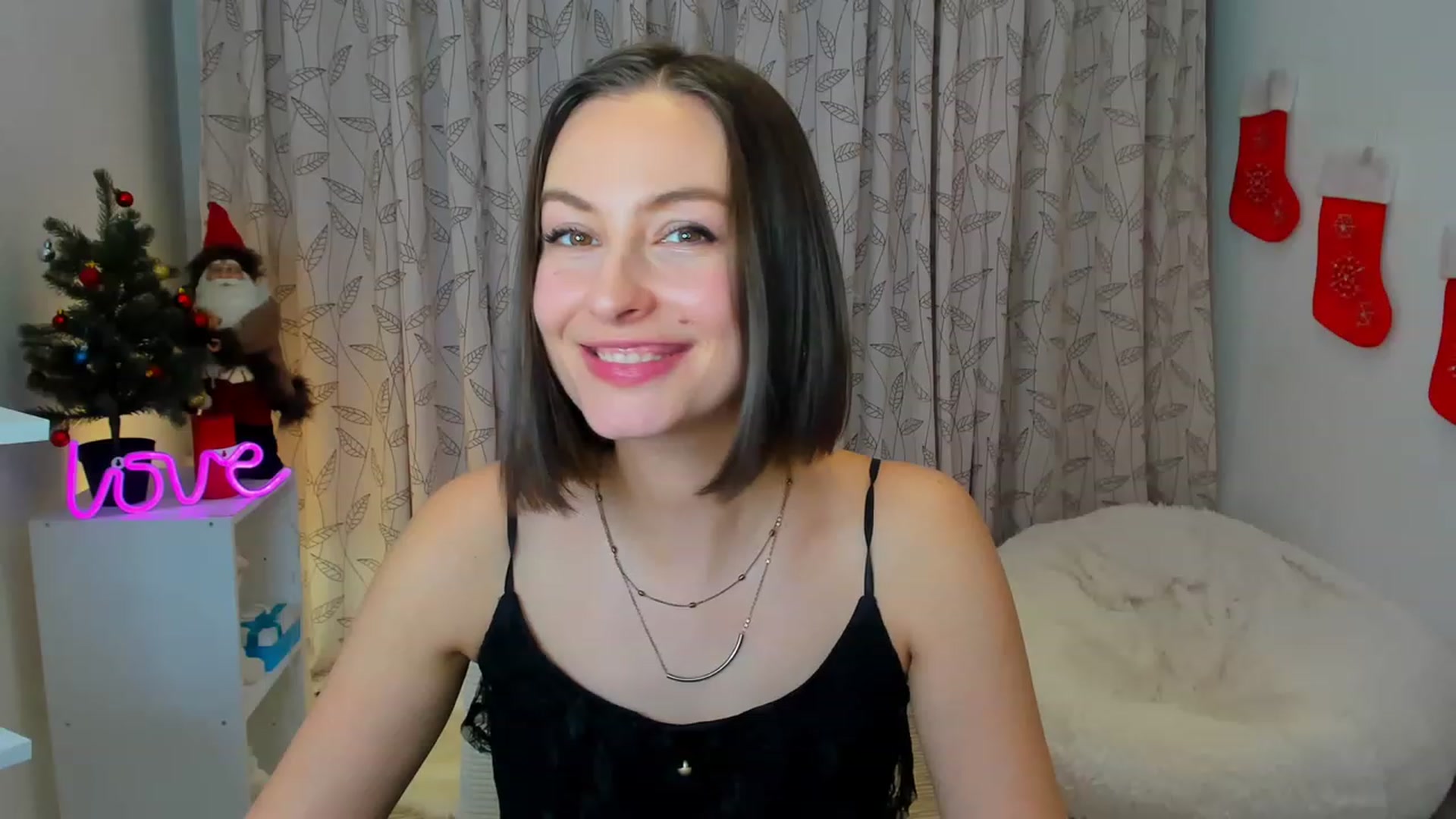 Gallery image thumbnail from Jane__Bond's myfreecams stream on, 12/28/2022, 14:17 image 14 of 20
