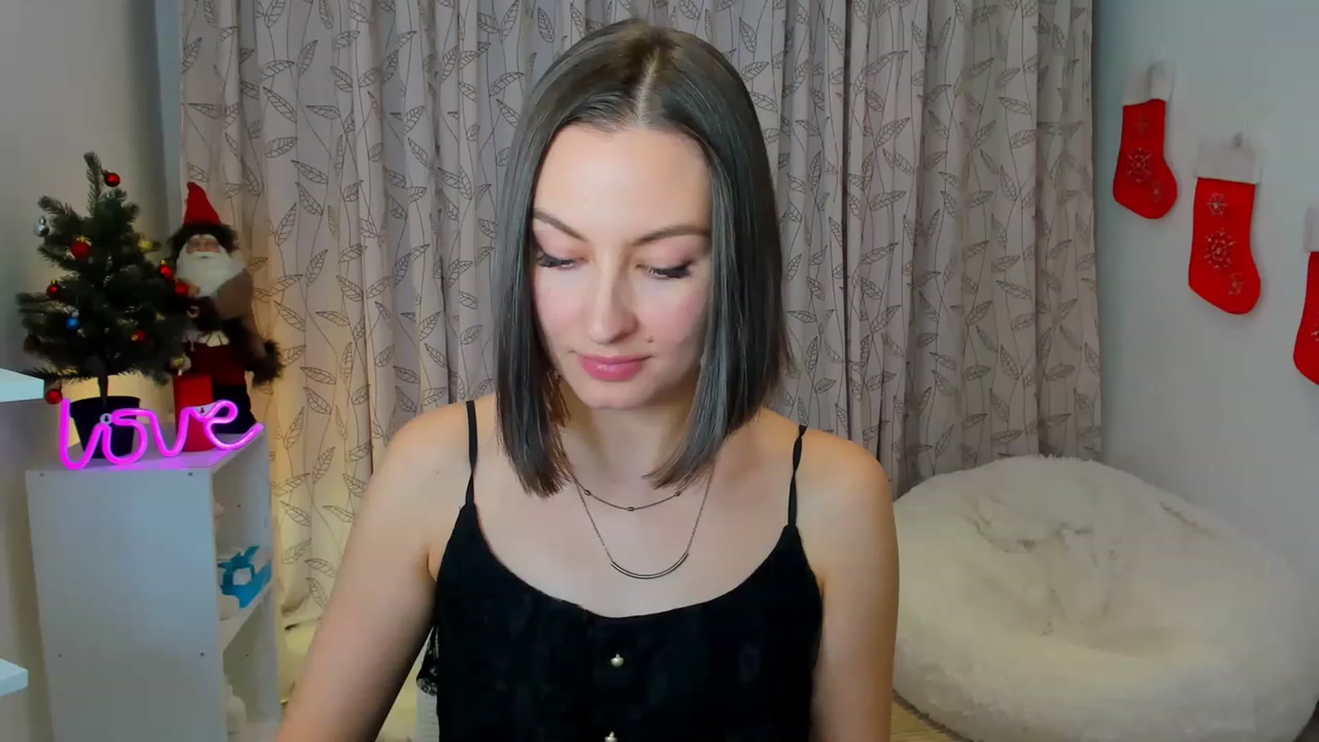 Gallery image thumbnail from Jane__Bond's myfreecams stream on, 12/28/2022, 14:17 image 8 of 20