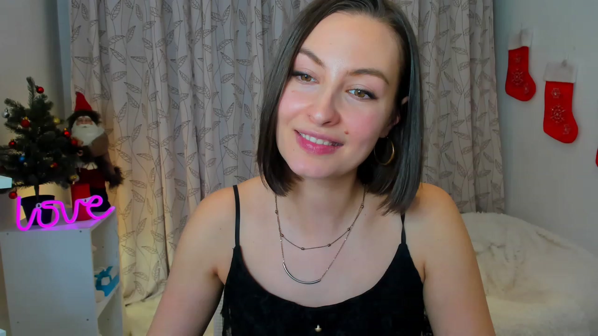 Gallery image thumbnail from Jane__Bond's myfreecams stream on, 12/28/2022, 17:11 image 9 of 20