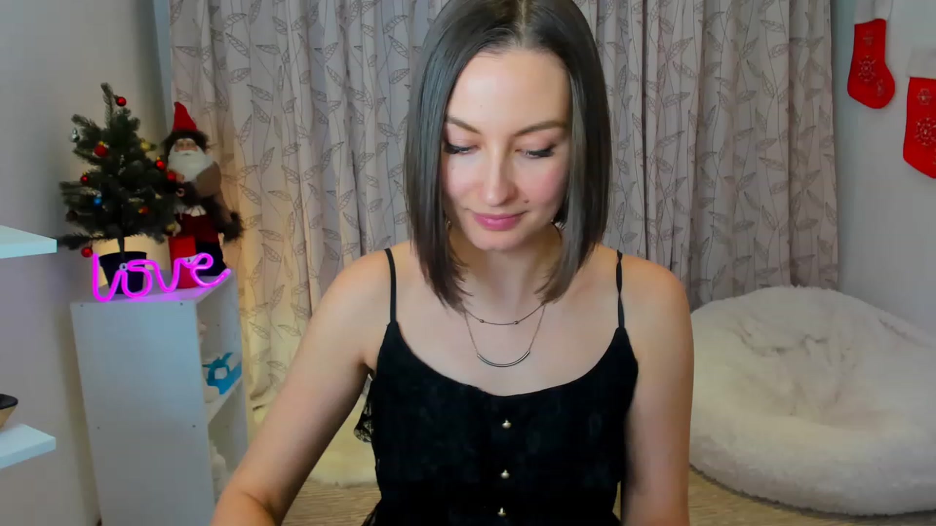 Gallery image thumbnail from Jane__Bond's myfreecams stream on, 12/28/2022, 17:11 image 11 of 20