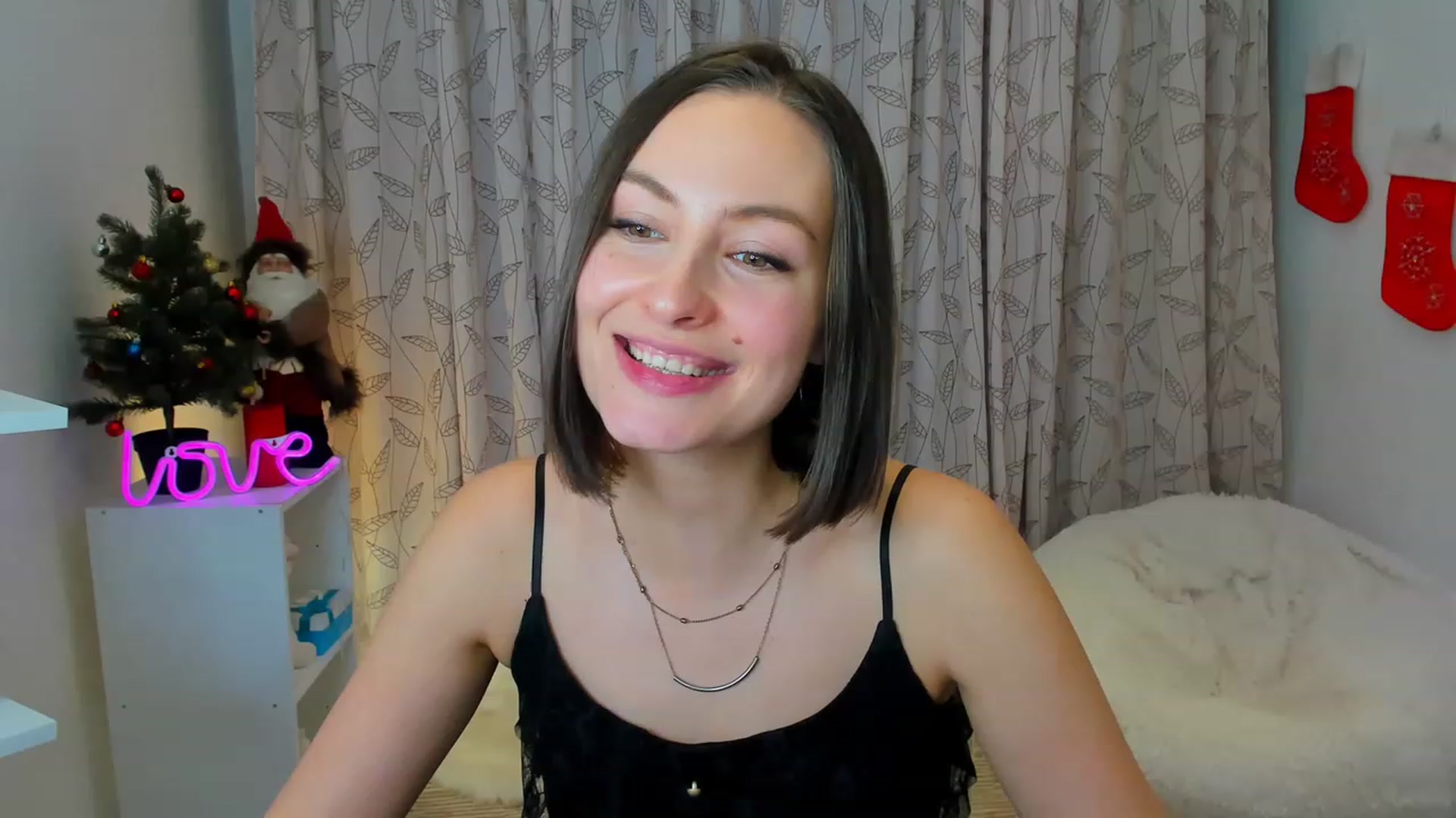 Gallery image thumbnail from Jane__Bond's myfreecams stream on, 12/28/2022, 17:11 image 18 of 20