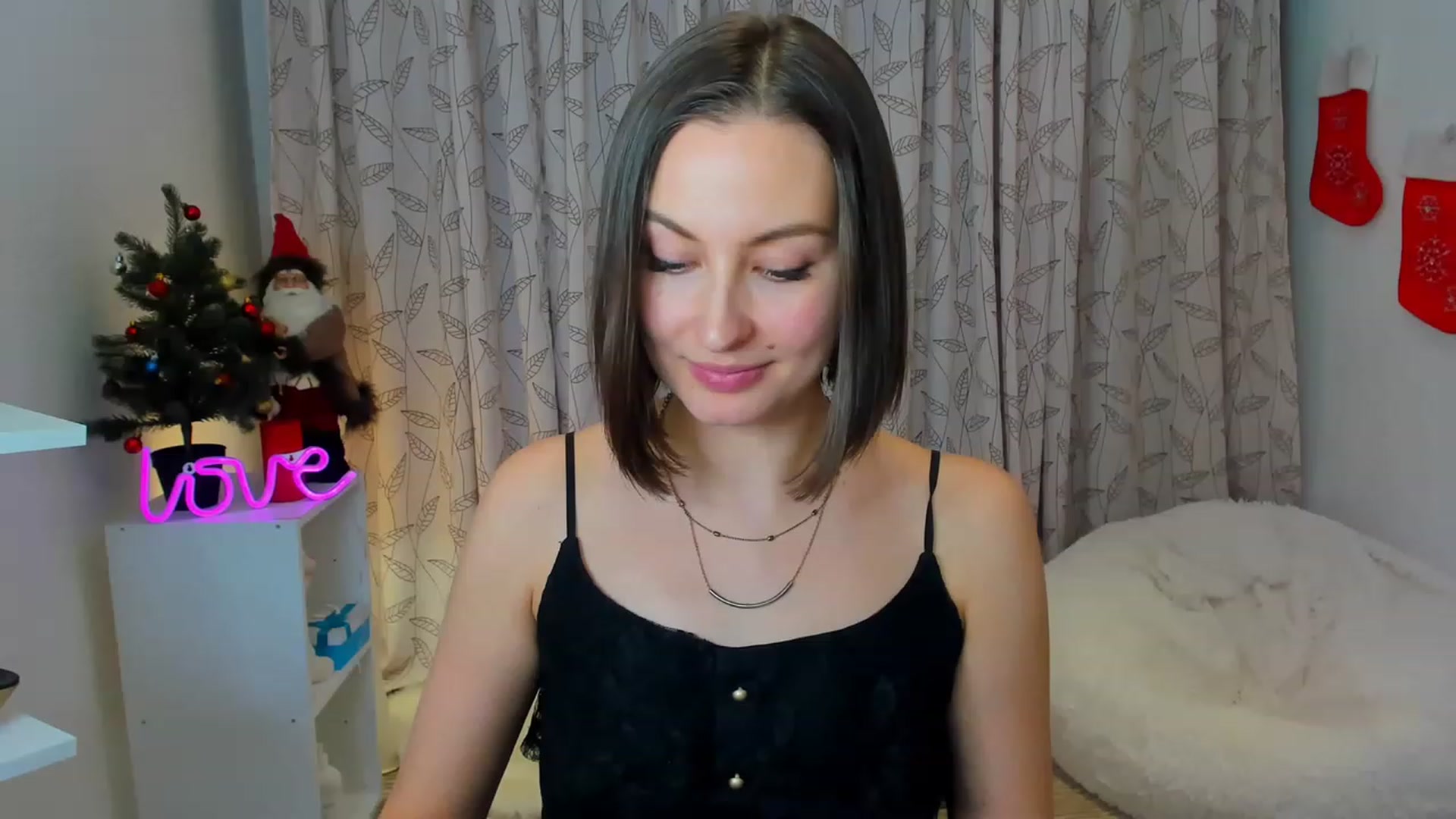 Gallery image thumbnail from Jane__Bond's myfreecams stream on, 12/28/2022, 17:11 image 12 of 20