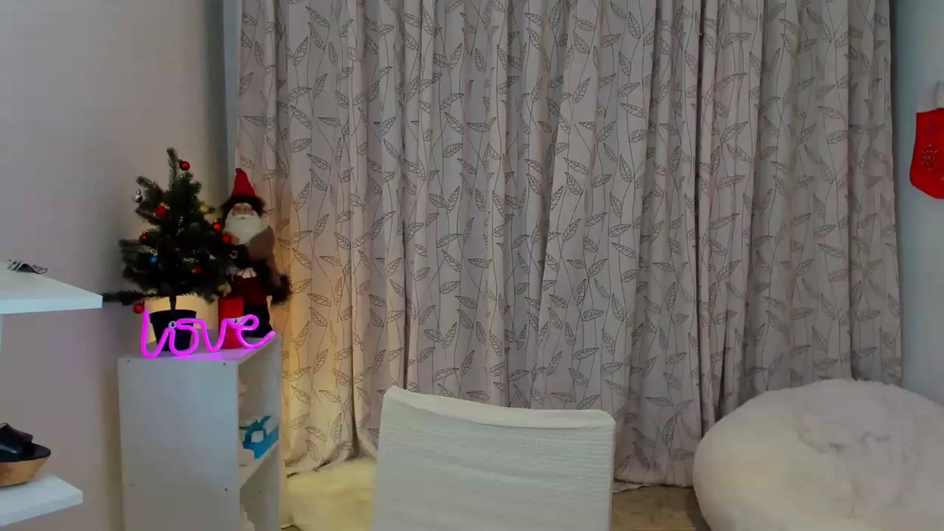 Gallery image thumbnail from Jane__Bond's myfreecams stream on, 12/28/2022, 17:11 image 10 of 20