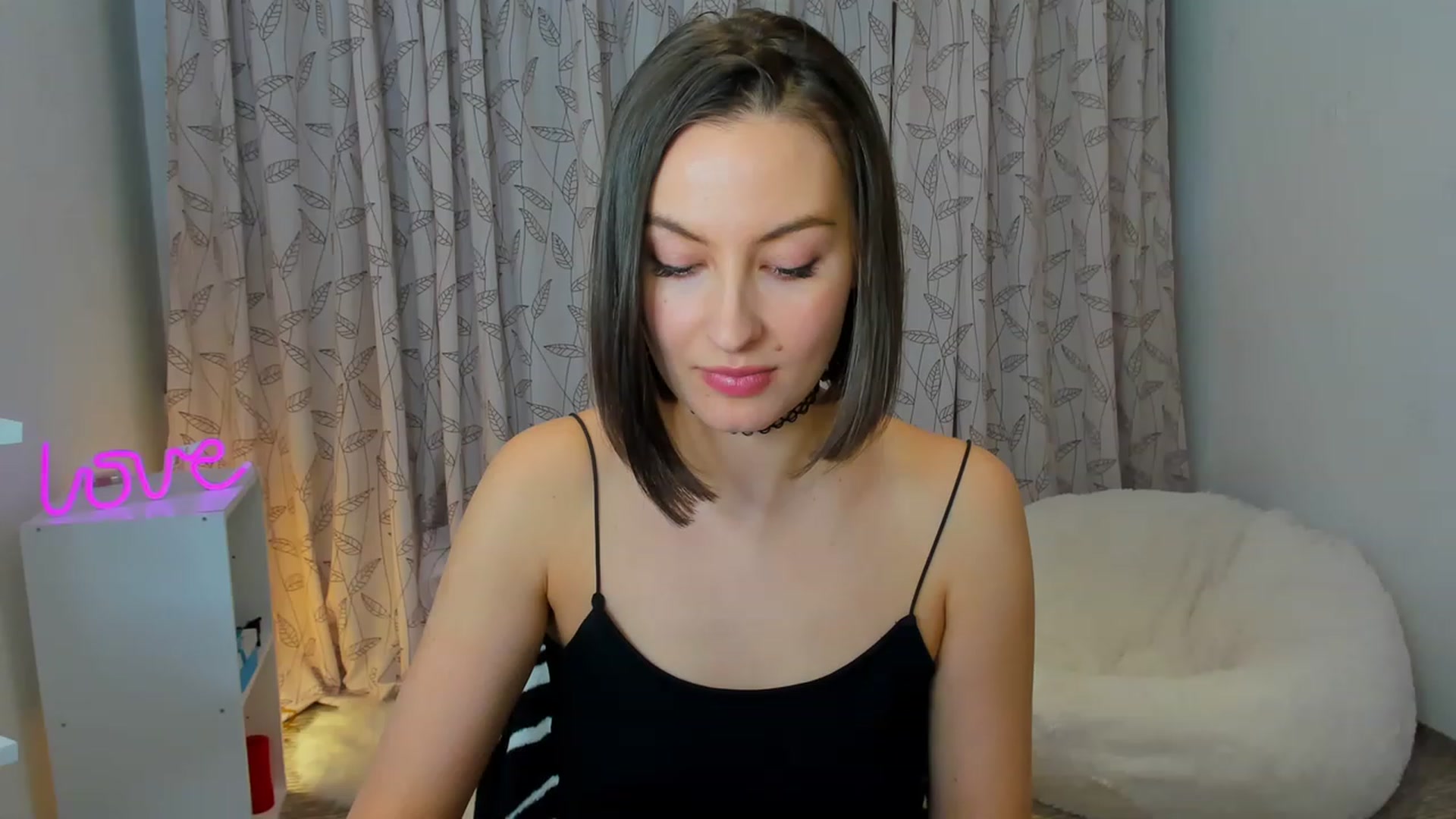 Gallery image thumbnail from Jane__Bond's myfreecams stream on, 01/15/2023, 14:31 image 12 of 20