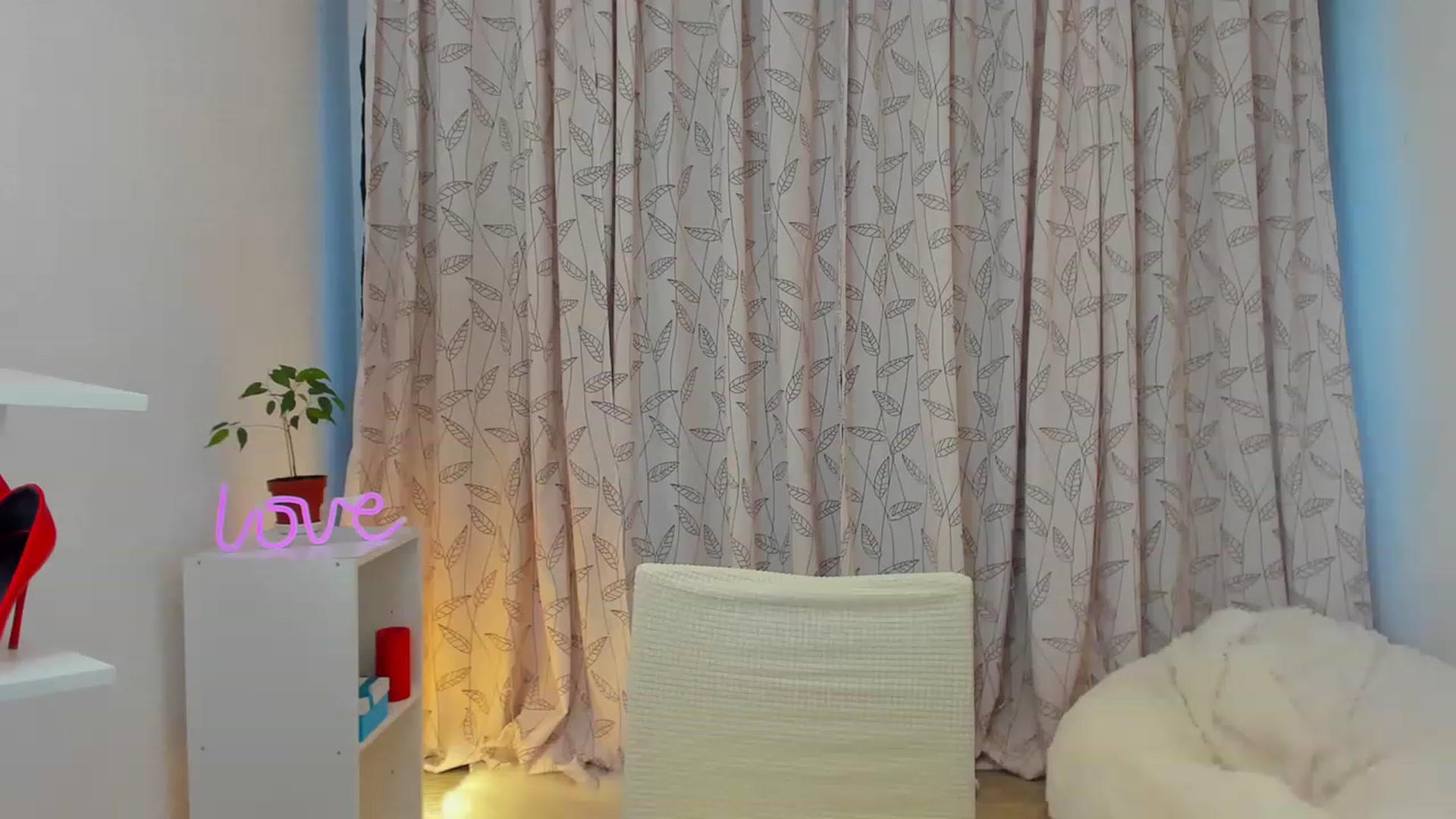 Gallery image thumbnail from Jane__Bond's myfreecams stream on, 02/19/2023, 14:50 image 17 of 20