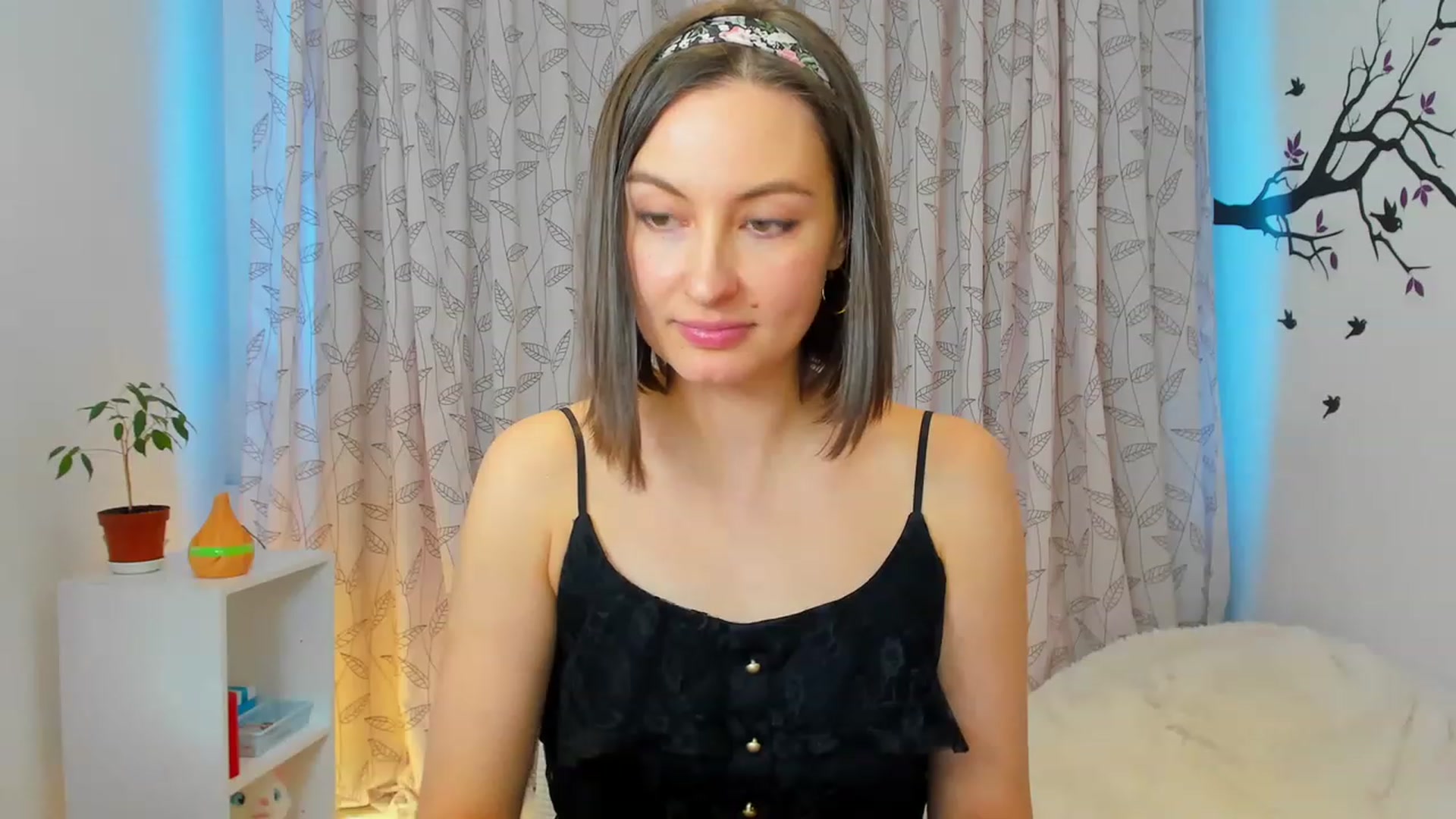 Gallery image thumbnail from Jane__Bond's myfreecams stream on, 03/12/2023, 15:27 image 5 of 20