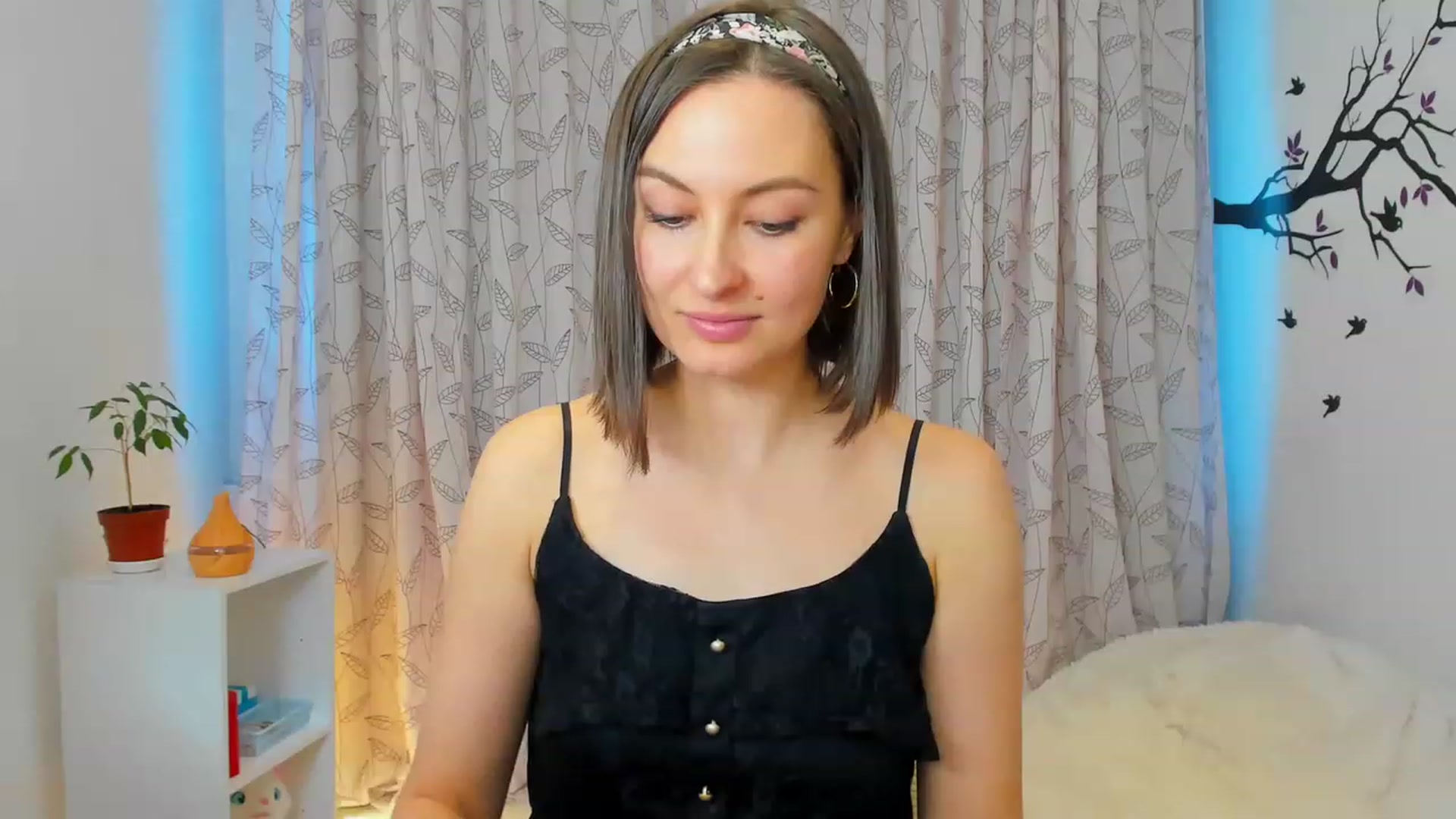 Gallery image thumbnail from Jane__Bond's myfreecams stream on, 03/12/2023, 15:27 image 14 of 20
