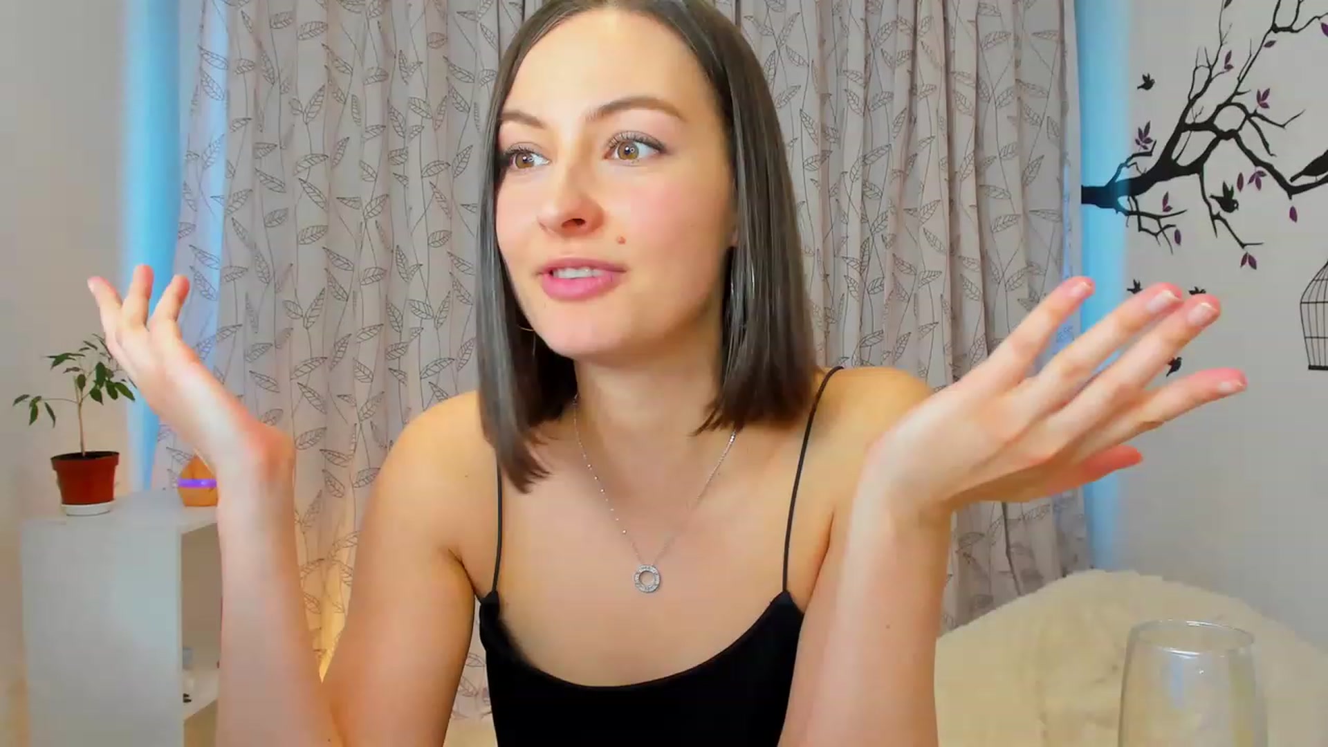 Gallery image thumbnail from Jane__Bond's myfreecams stream on, 03/19/2023, 15:12 image 2 of 20