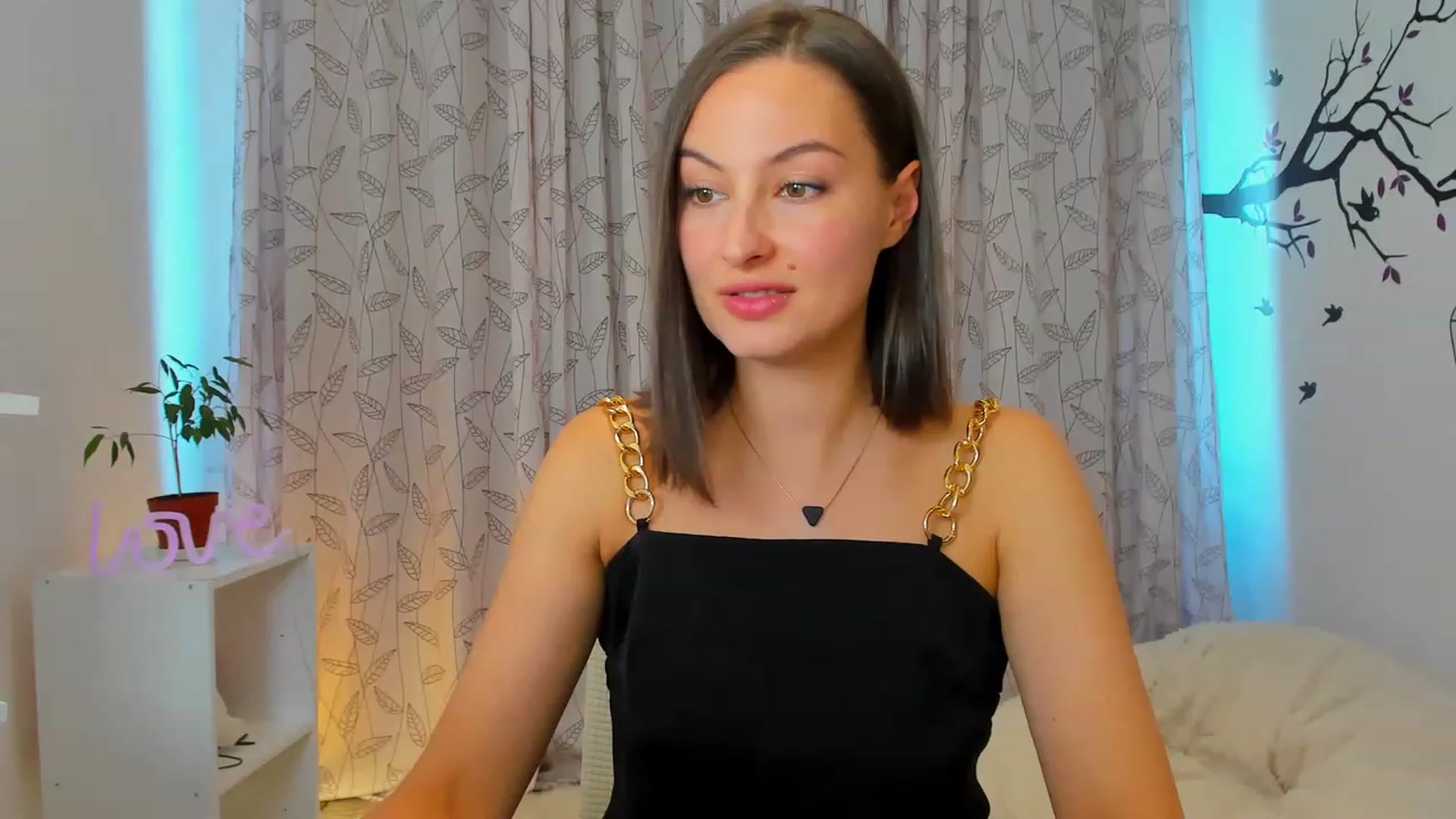 Gallery image thumbnail from Jane__Bond's myfreecams stream on, 05/14/2023, 16:00 image 1 of 20