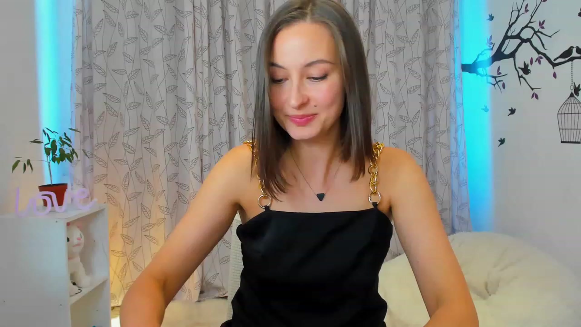 Gallery image thumbnail from Jane__Bond's myfreecams stream on, 05/14/2023, 16:00 image 19 of 20