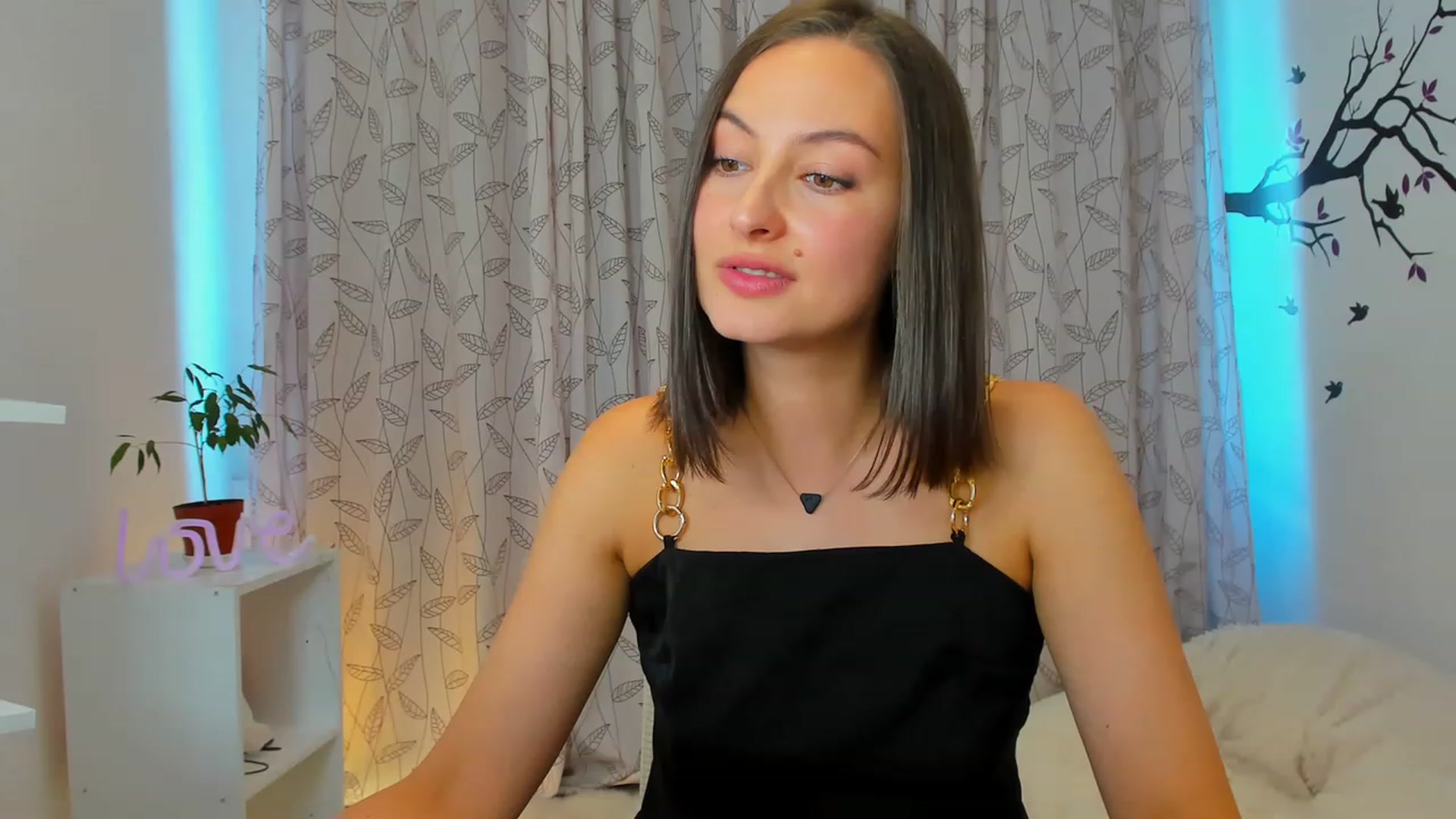 Gallery image thumbnail from Jane__Bond's myfreecams stream on, 05/14/2023, 16:00 image 8 of 20