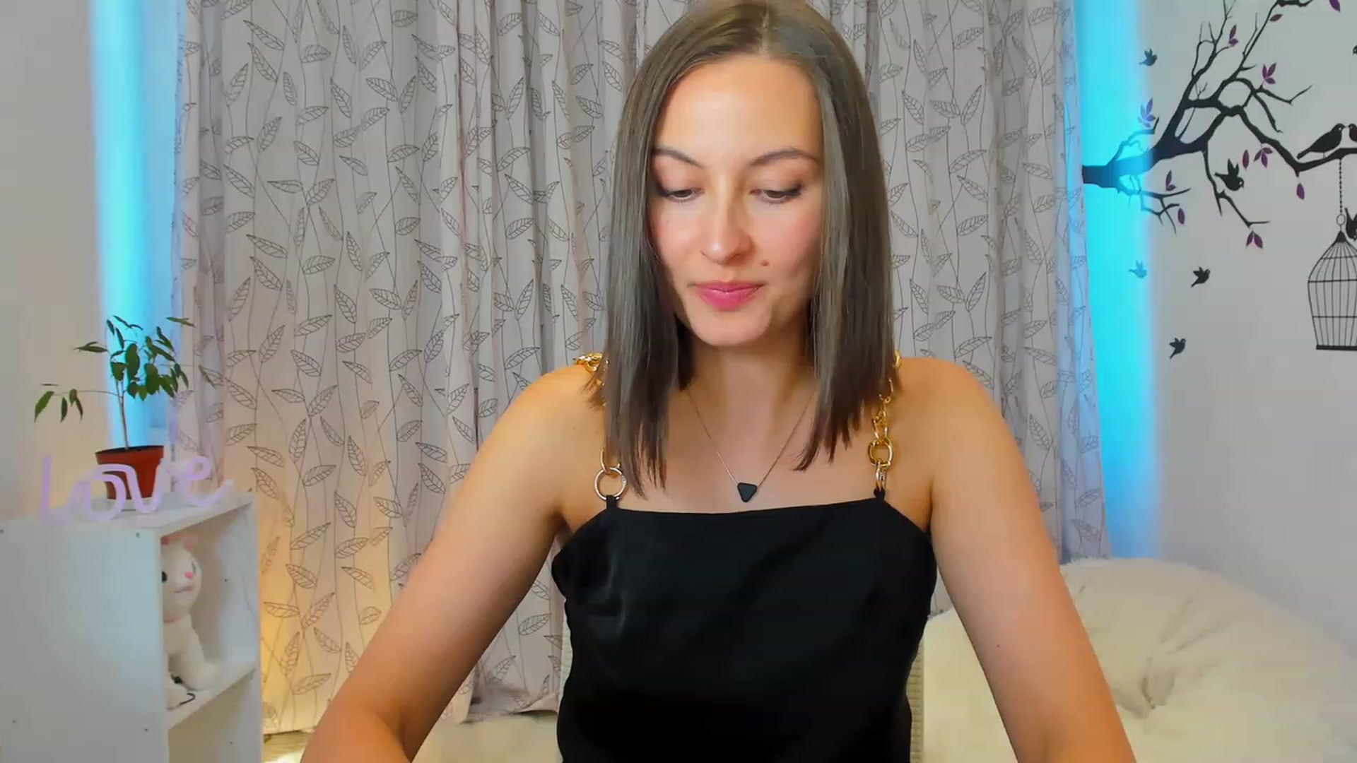 Gallery image thumbnail from Jane__Bond's myfreecams stream on, 05/14/2023, 16:59 image 8 of 20