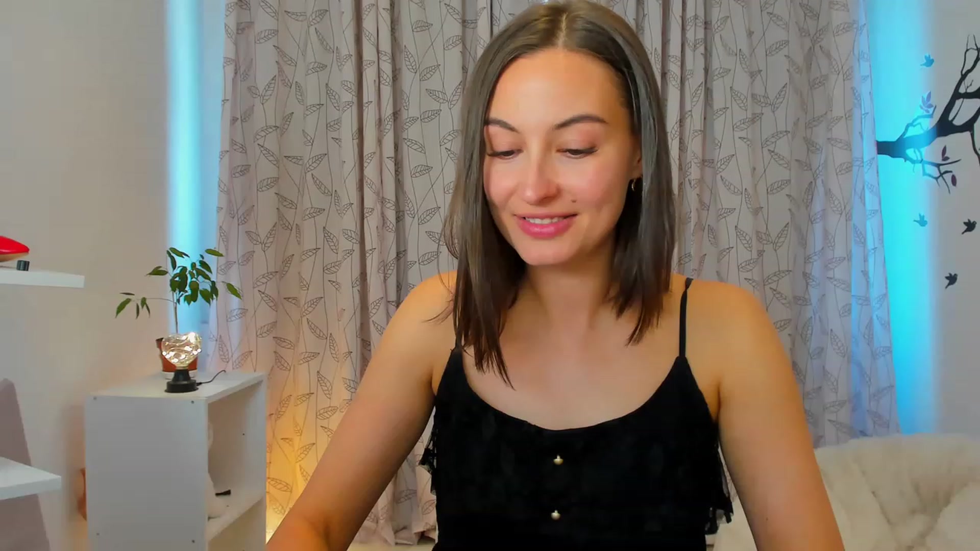 Gallery image thumbnail from Jane__Bond's myfreecams stream on, 06/03/2023, 17:11 image 19 of 20