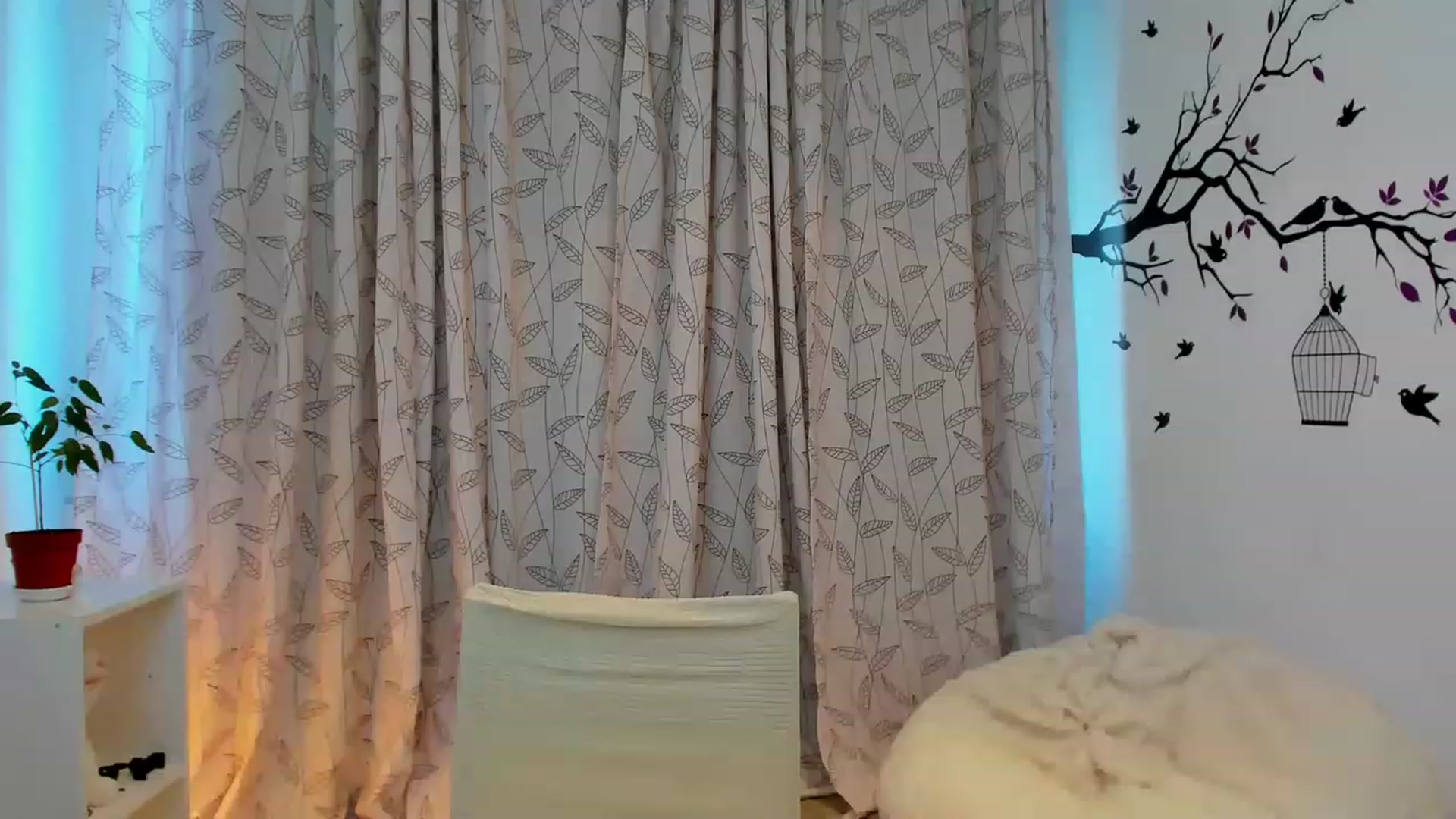 Gallery image thumbnail from Jane__Bond's myfreecams stream on, 08/12/2023, 16:18 image 16 of 20
