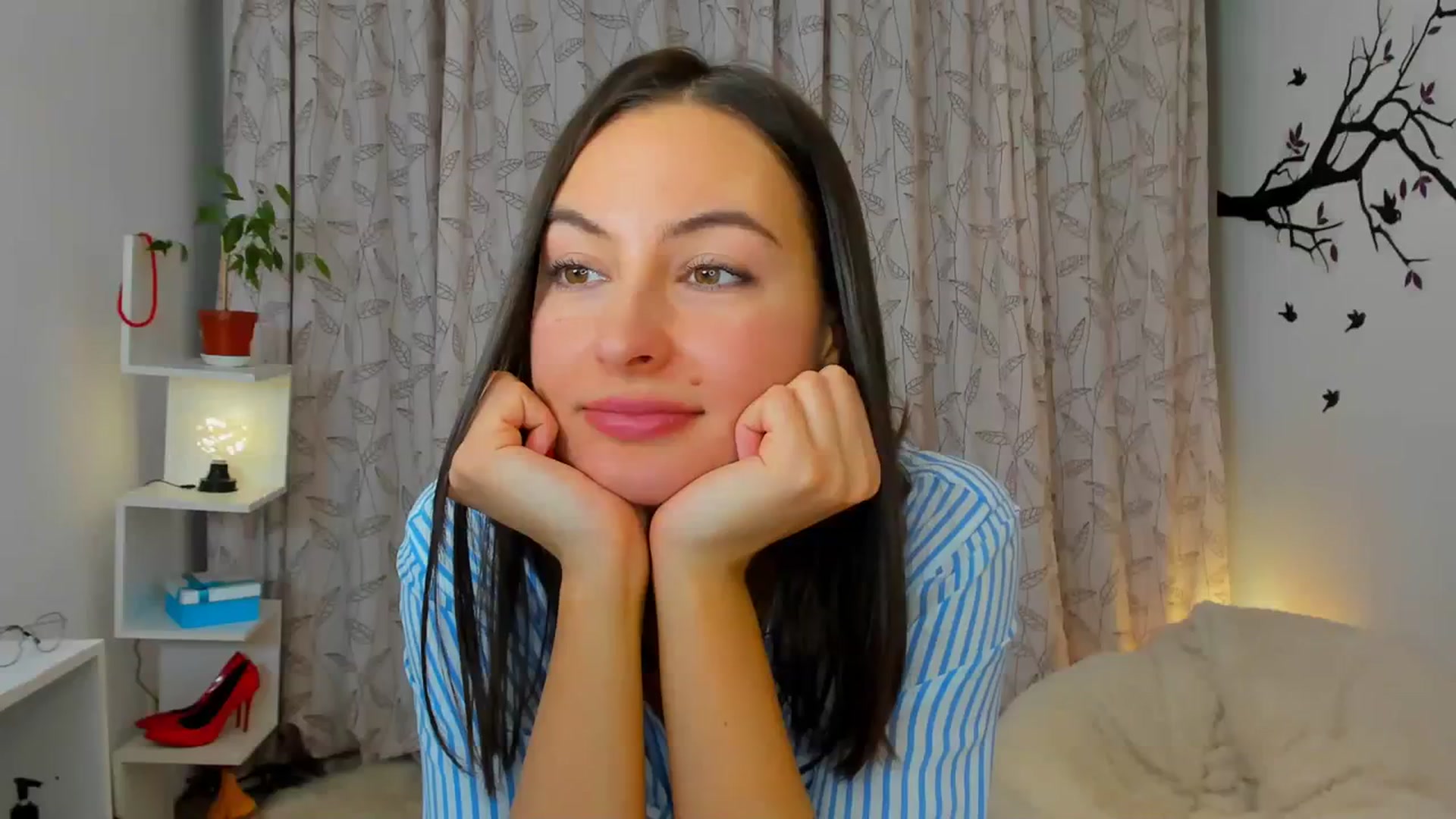 Gallery image thumbnail from Jane__Bond's myfreecams stream on, 11/12/2023, 16:00 image 6 of 20