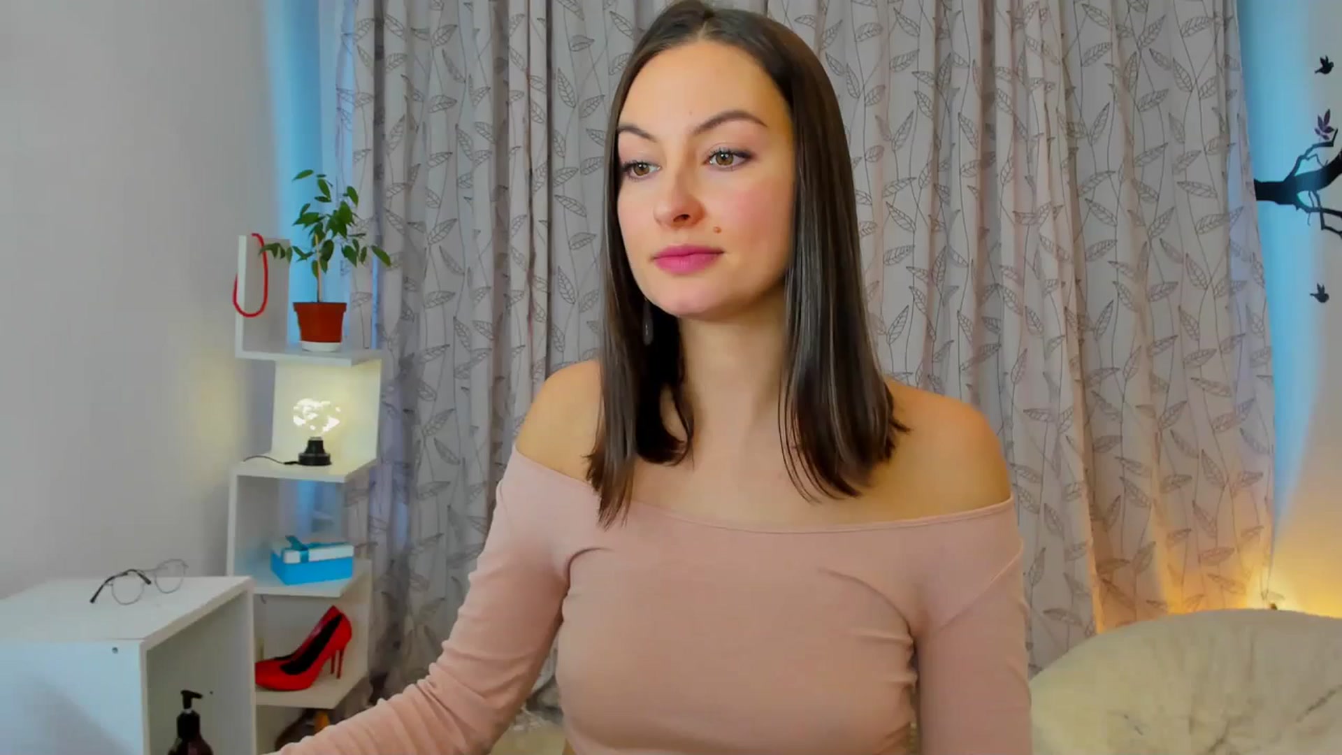 Gallery image thumbnail from Jane__Bond's myfreecams stream on, 11/19/2023, 13:48 image 1 of 20