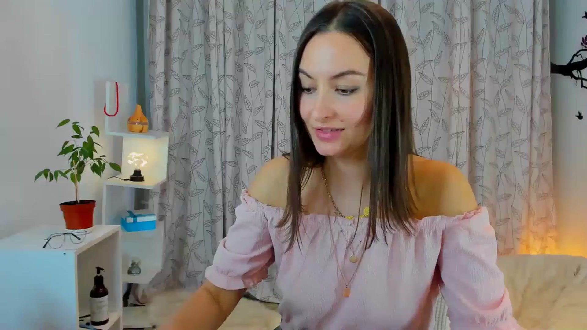 Gallery image thumbnail from Jane__Bond's myfreecams stream on, 11/26/2023, 15:34 image 2 of 20