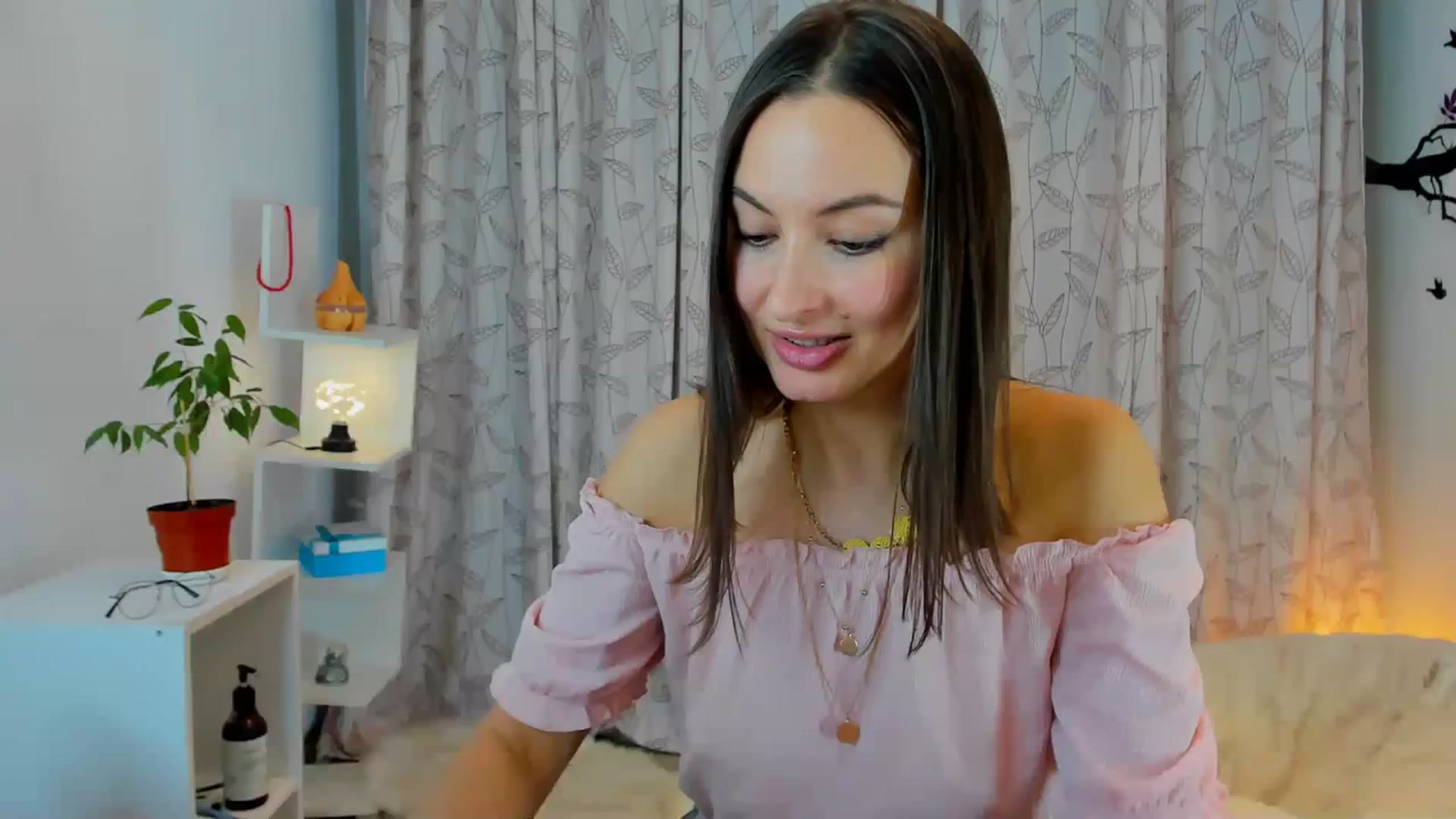 Gallery image thumbnail from Jane__Bond's myfreecams stream on, 11/26/2023, 15:34 image 1 of 20
