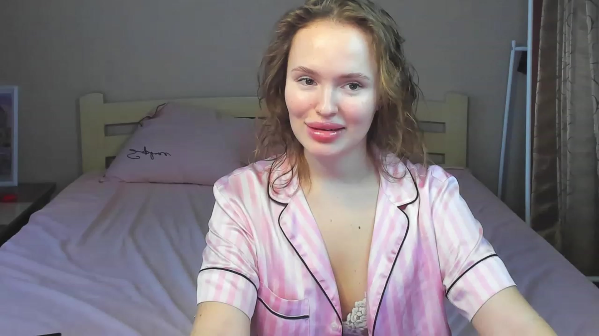 Gallery image thumbnail from Janebergman's myfreecams stream on, 12/21/2022, 12:20 image 12 of 20