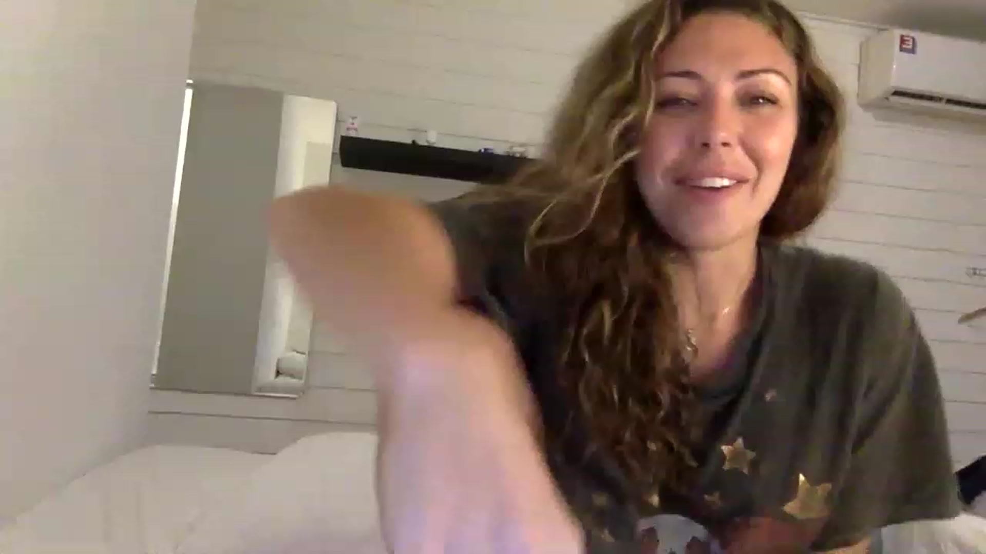 Gallery image thumbnail from Janesworldxo's myfreecams stream on, 12/07/2022, 08:35 image 6 of 20