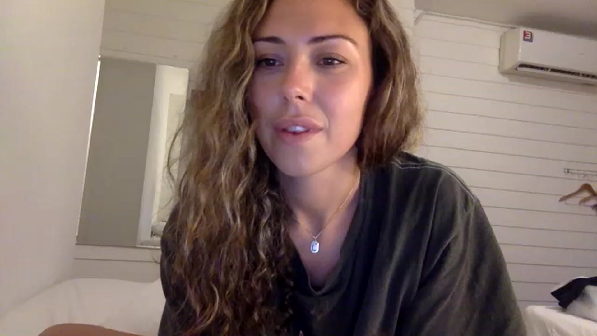 Gallery image thumbnail from Janesworldxo's myfreecams stream on, 12/07/2022, 08:35 image 12 of 20