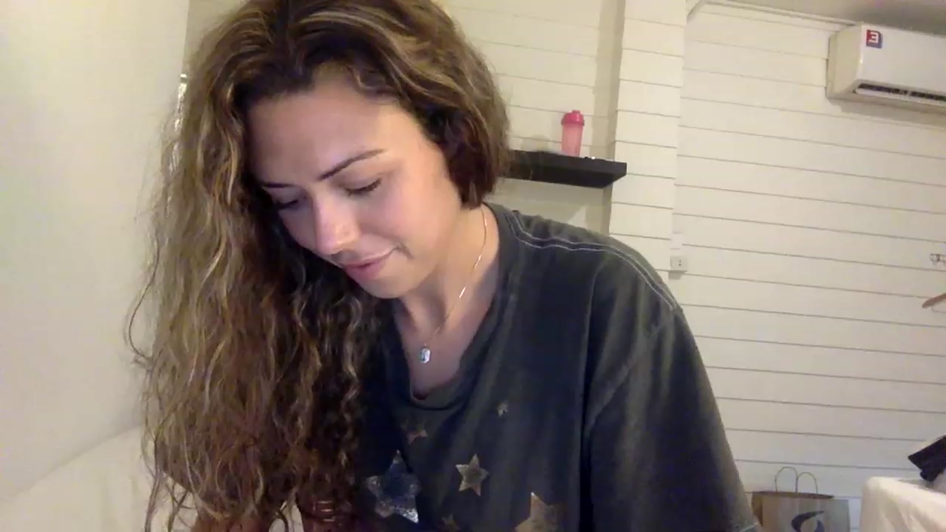 Gallery image thumbnail from Janesworldxo's myfreecams stream on, 12/07/2022, 08:35 image 4 of 20