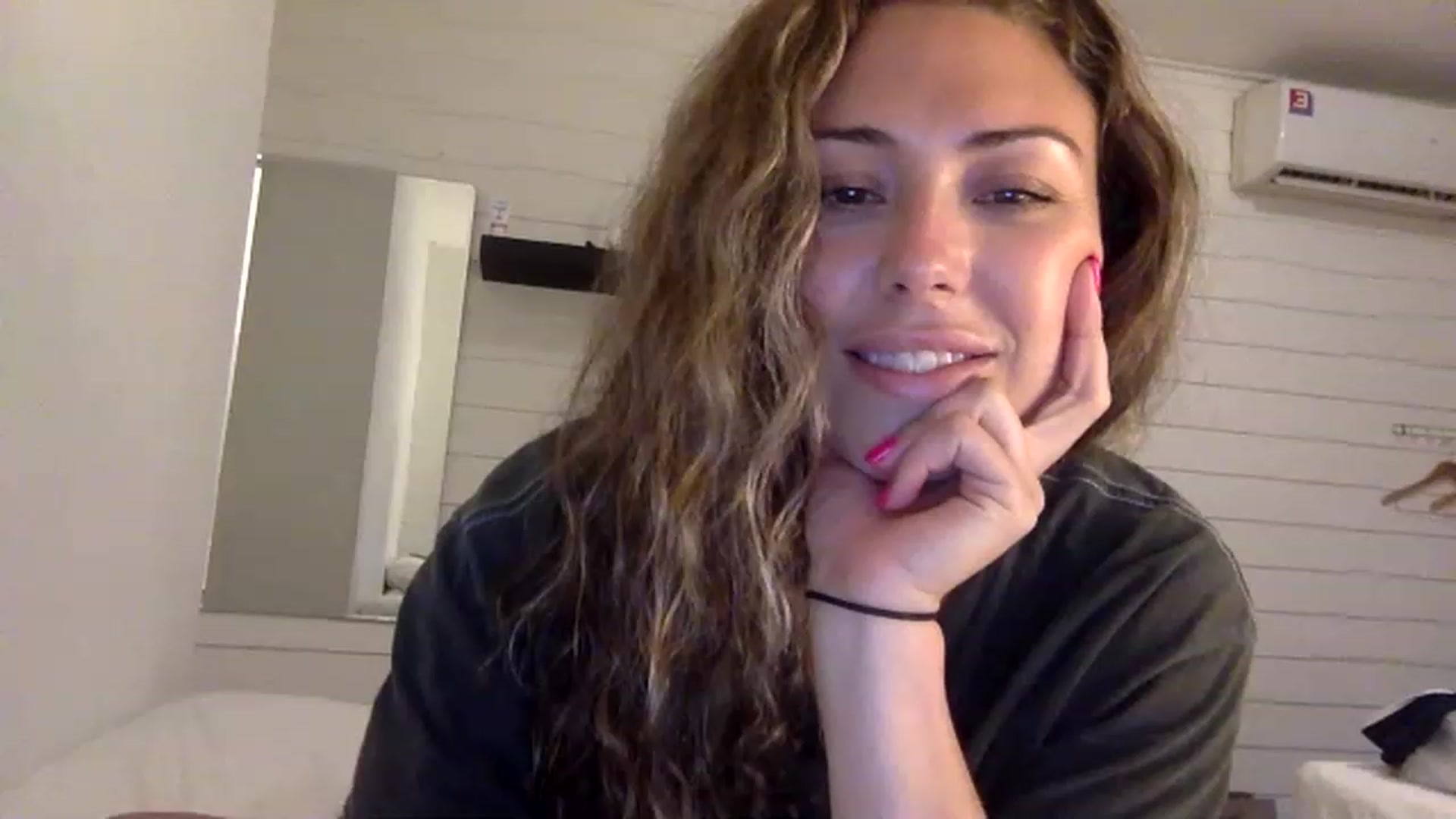 Gallery image thumbnail from Janesworldxo's myfreecams stream on, 12/07/2022, 08:35 image 11 of 20