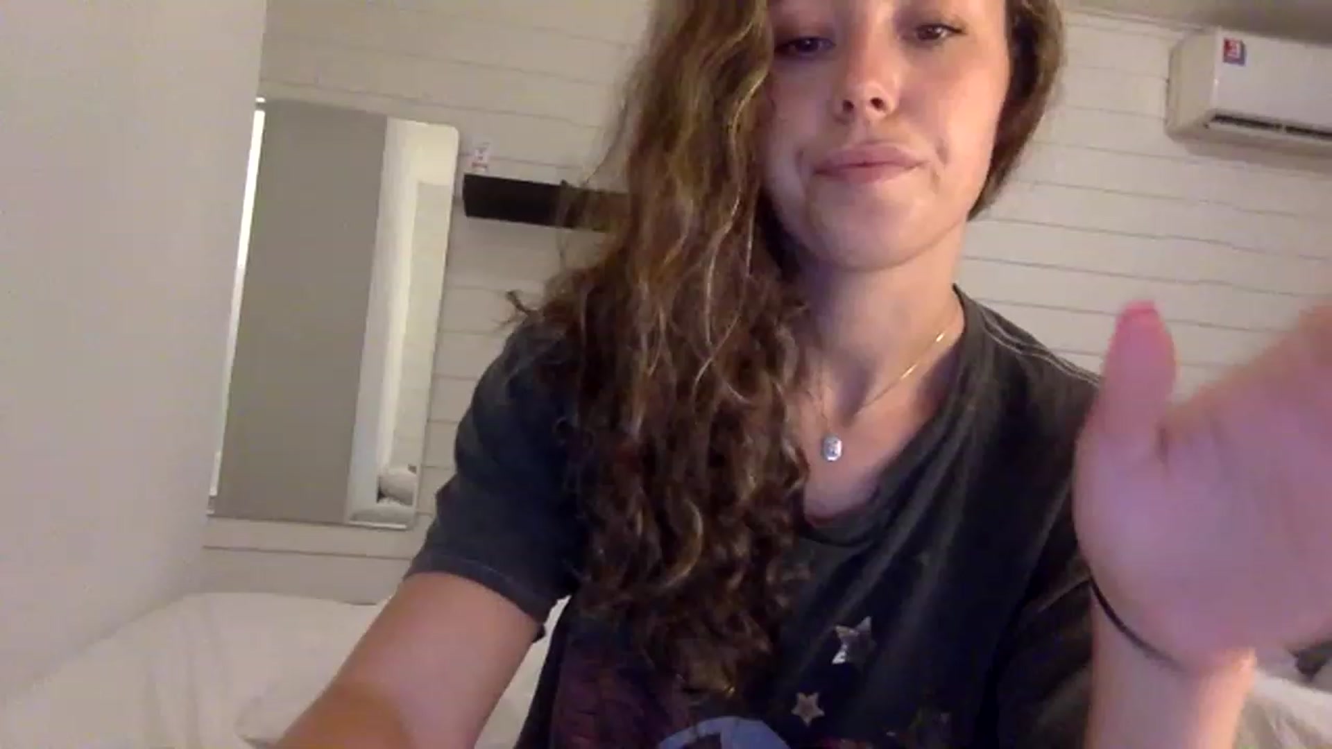 Gallery image thumbnail from Janesworldxo's myfreecams stream on, 12/07/2022, 08:35 image 3 of 20