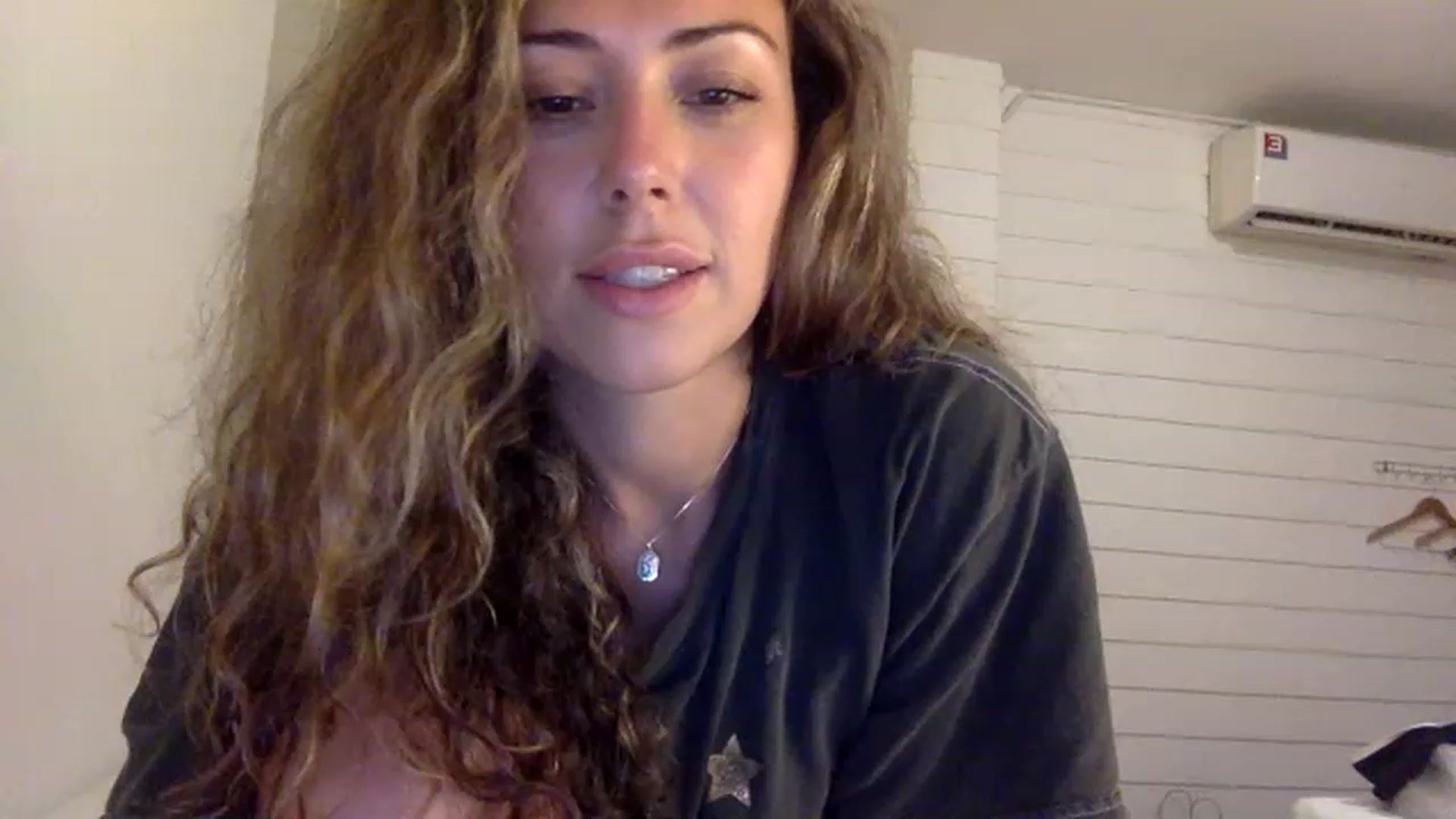 Gallery image thumbnail from Janesworldxo's myfreecams stream on, 12/07/2022, 08:35 image 19 of 20