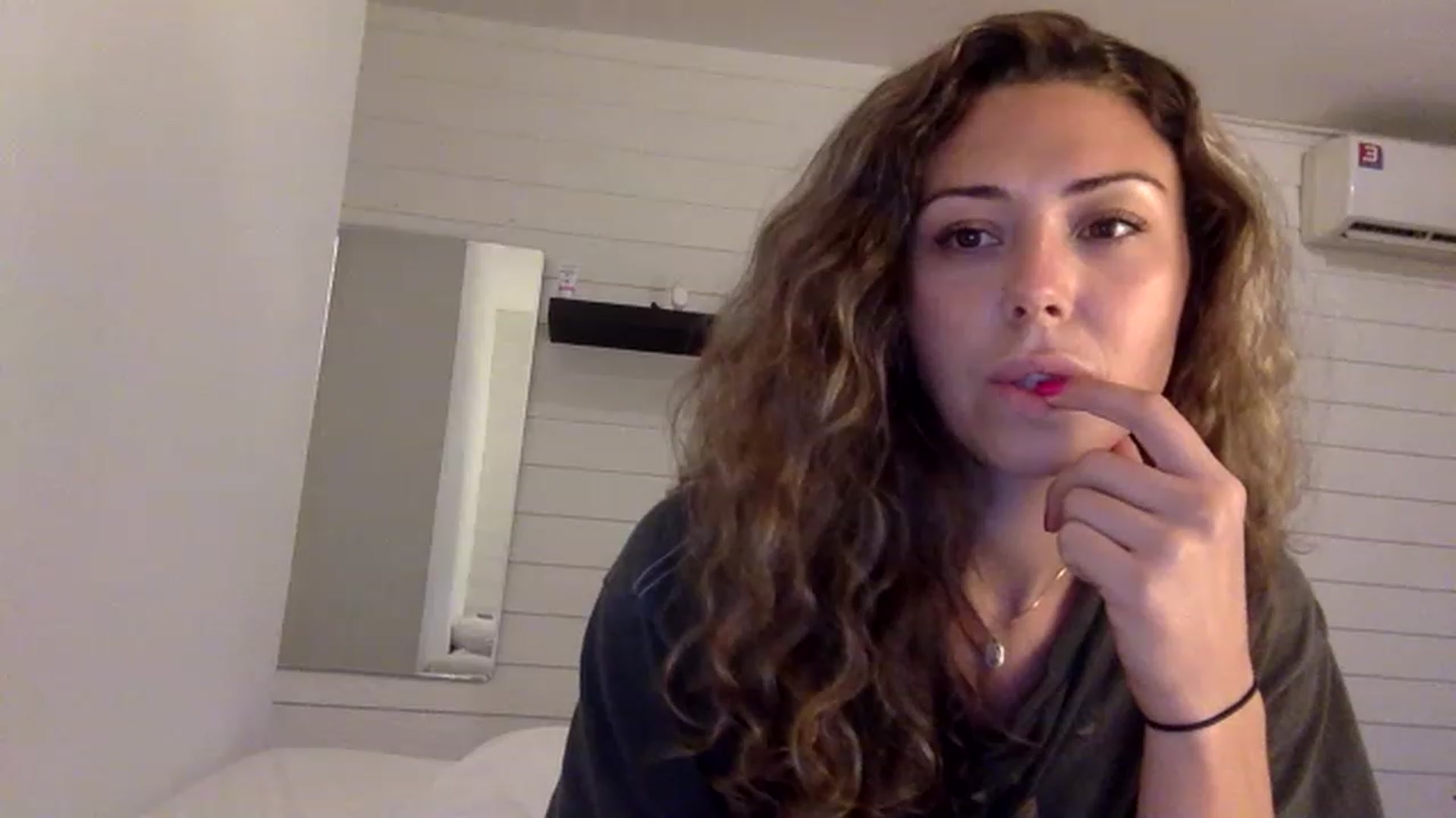 Gallery image thumbnail from Janesworldxo's myfreecams stream on, 12/07/2022, 09:14 image 14 of 20