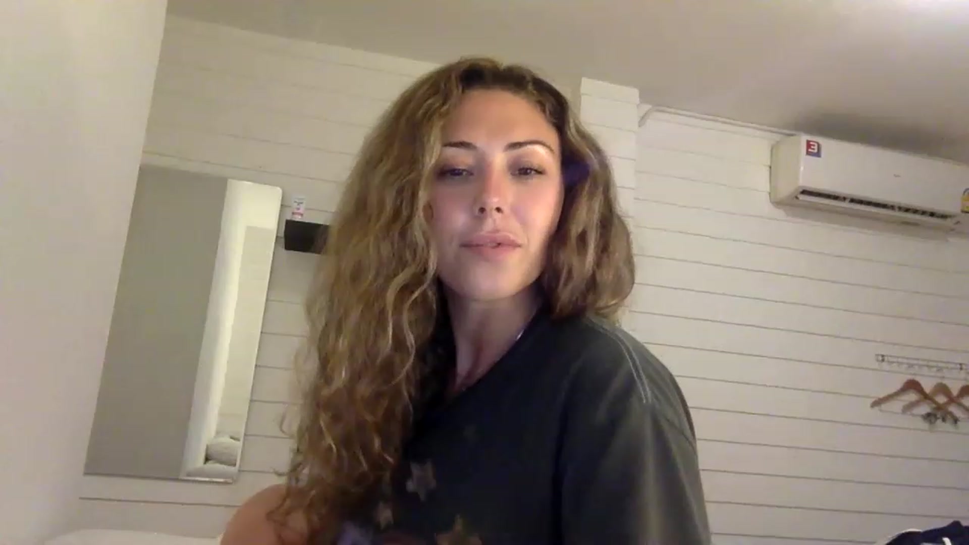 Gallery image thumbnail from Janesworldxo's myfreecams stream on, 12/07/2022, 09:14 image 7 of 20