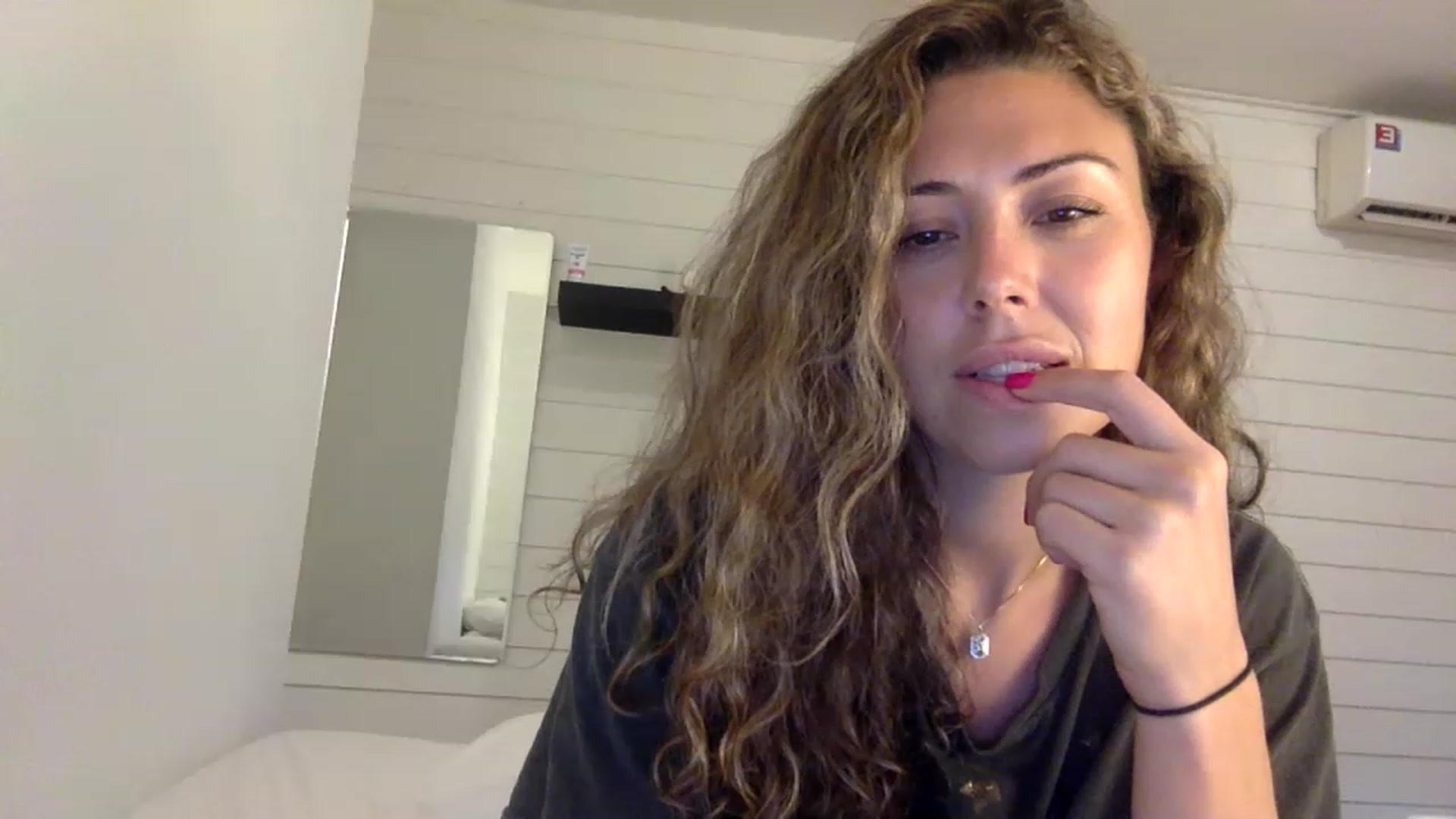 Gallery image thumbnail from Janesworldxo's myfreecams stream on, 12/07/2022, 09:14 image 12 of 20
