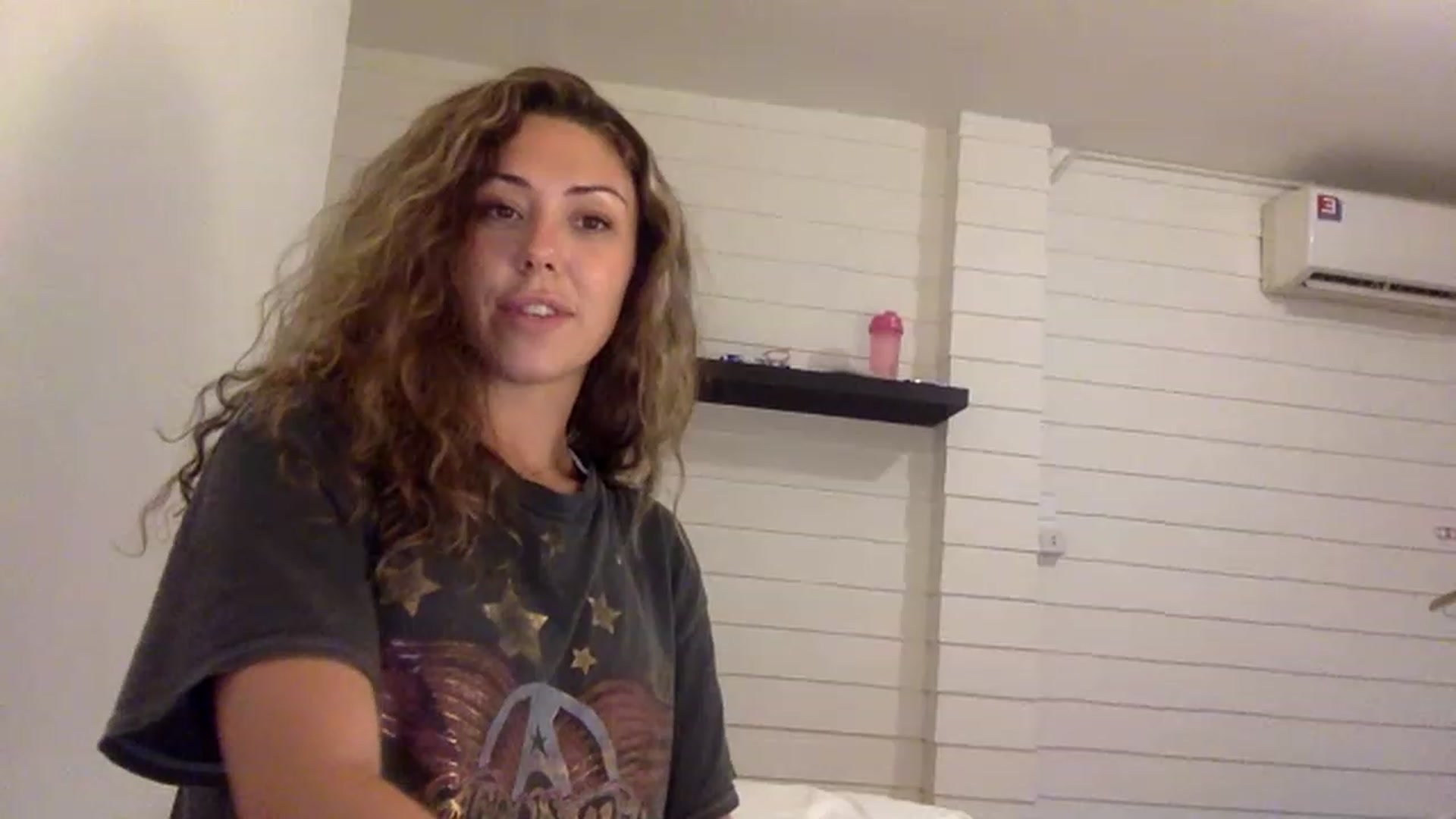 Gallery image thumbnail from Janesworldxo's myfreecams stream on, 12/07/2022, 09:14 image 15 of 20