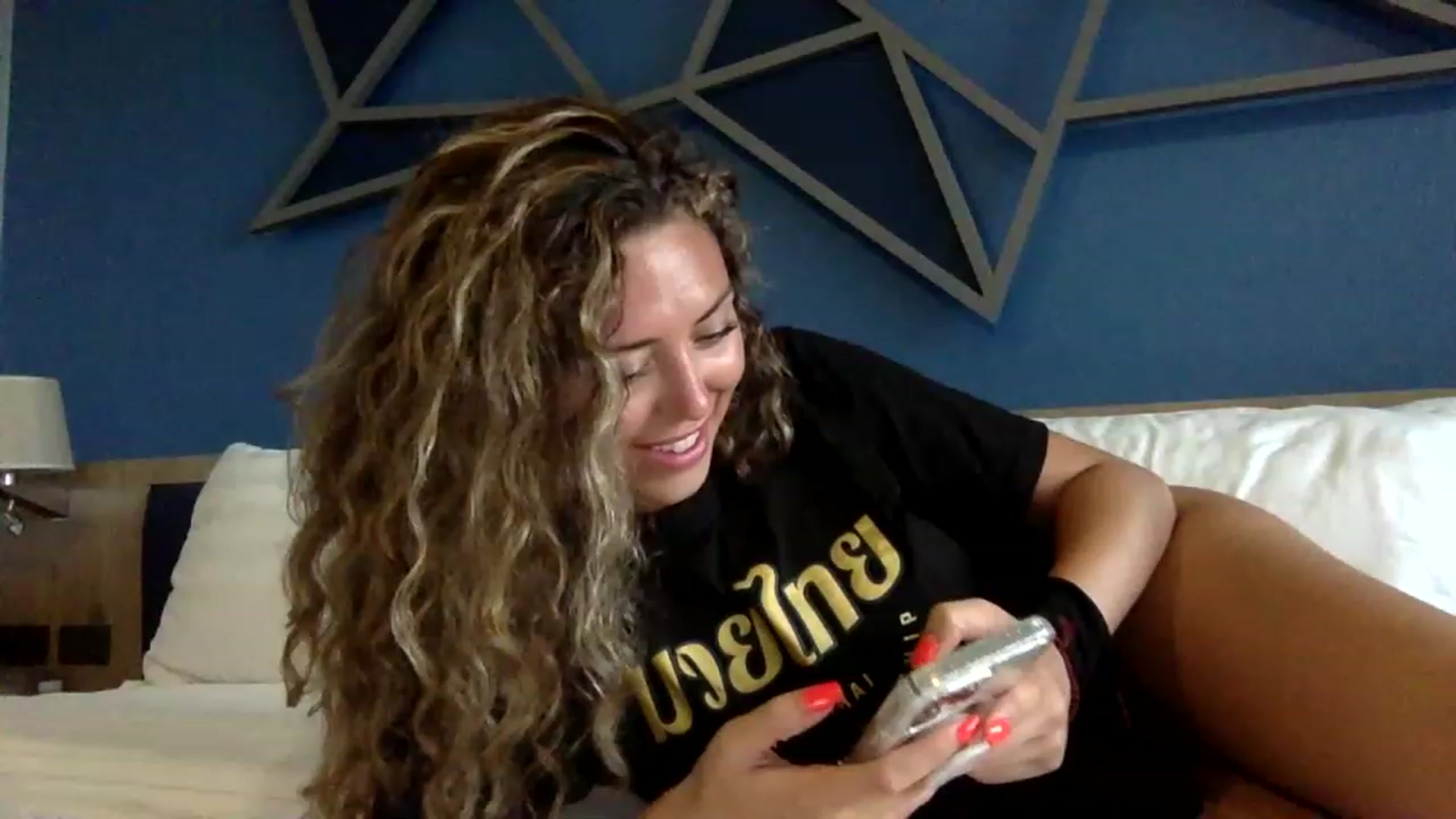 Gallery image thumbnail from Janesworldxo's myfreecams stream on, 01/18/2023, 11:38 image 3 of 20