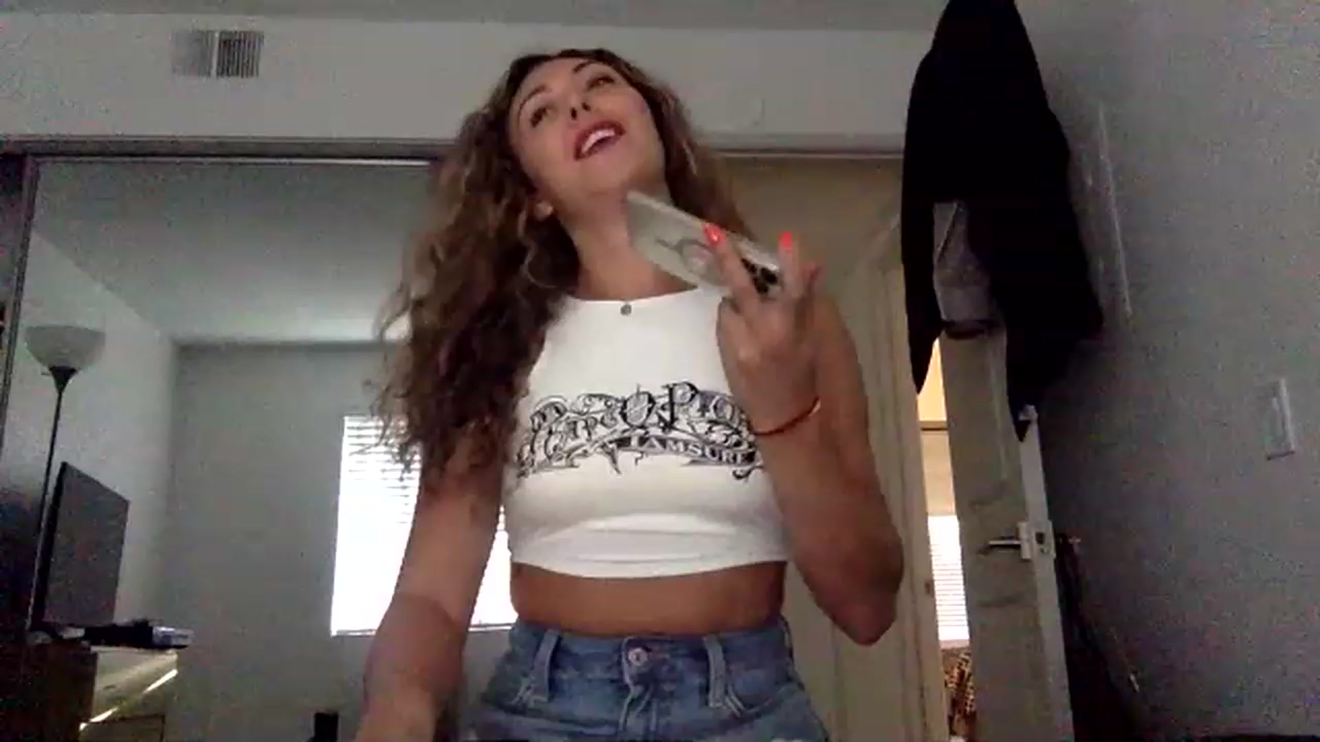 Gallery image thumbnail from Janesworldxo's myfreecams stream on, 01/29/2023, 24:28 image 16 of 20