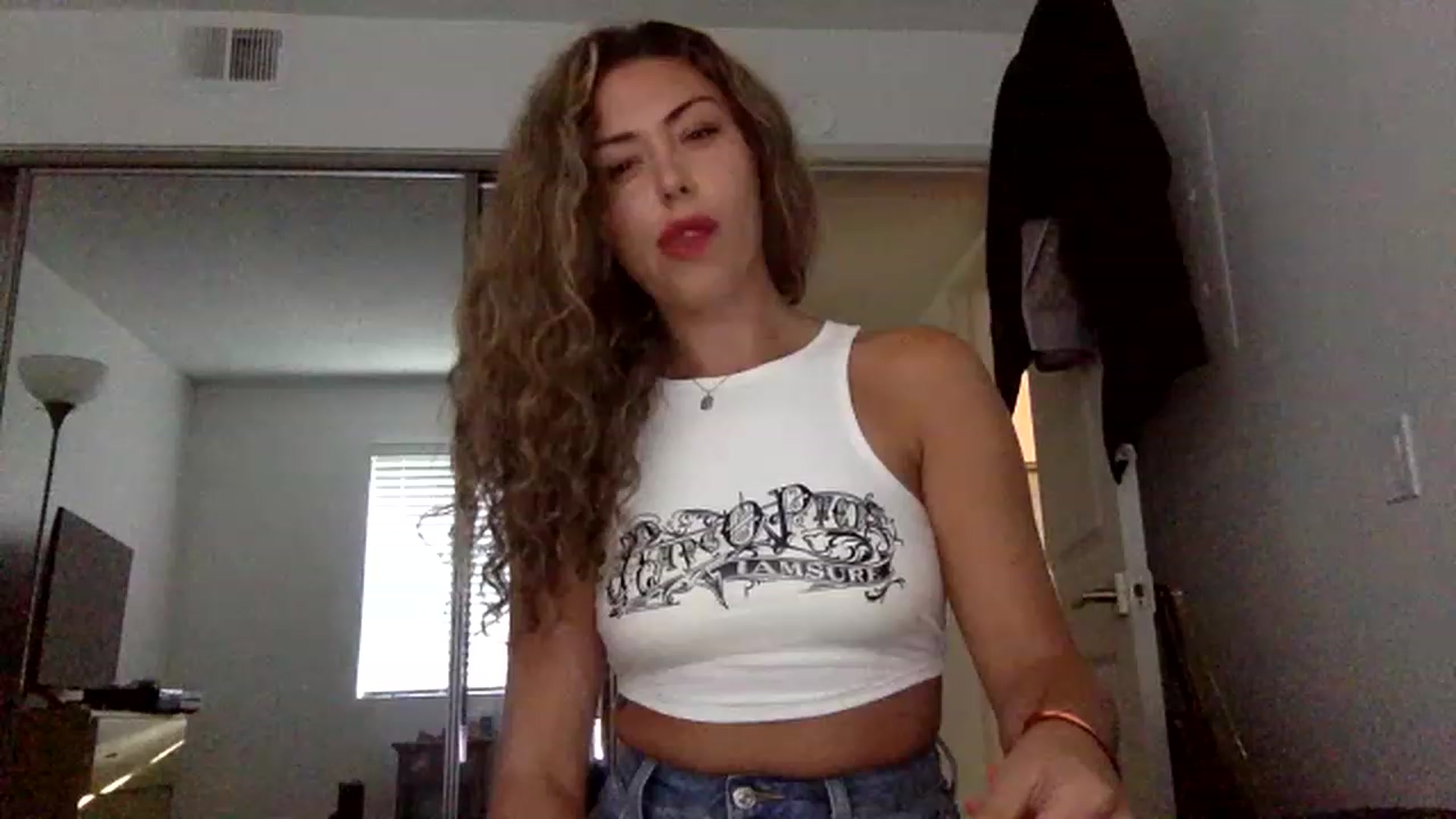 Gallery image thumbnail from Janesworldxo's myfreecams stream on, 01/29/2023, 24:28 image 15 of 20
