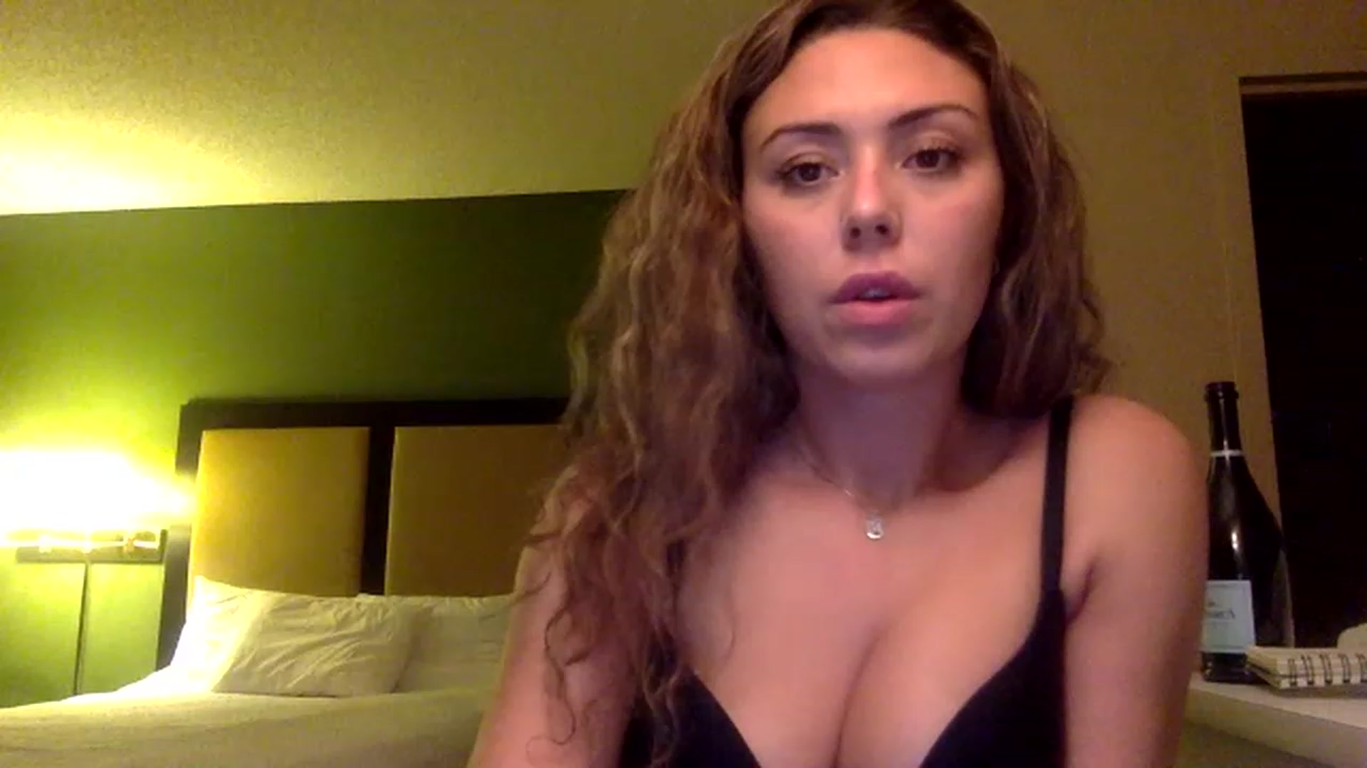 Gallery image thumbnail from Janesworldxo's myfreecams stream on, 02/24/2023, 10:29 image 16 of 20