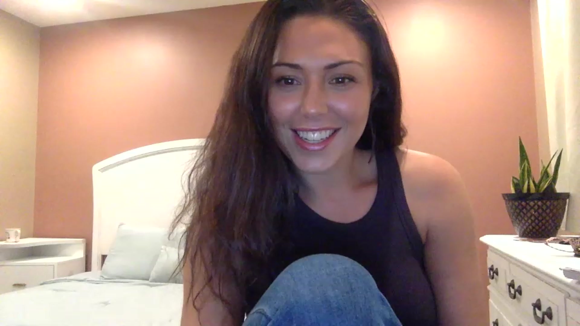 Gallery image thumbnail from Janesworldxo's myfreecams stream on, 03/07/2023, 09:46 image 1 of 20