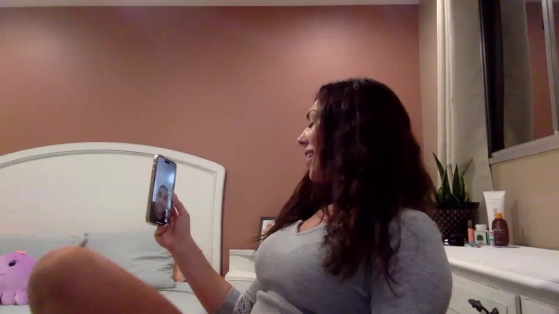 Gallery image thumbnail from Janesworldxo's myfreecams stream on, 03/15/2023, 04:15 image 18 of 20