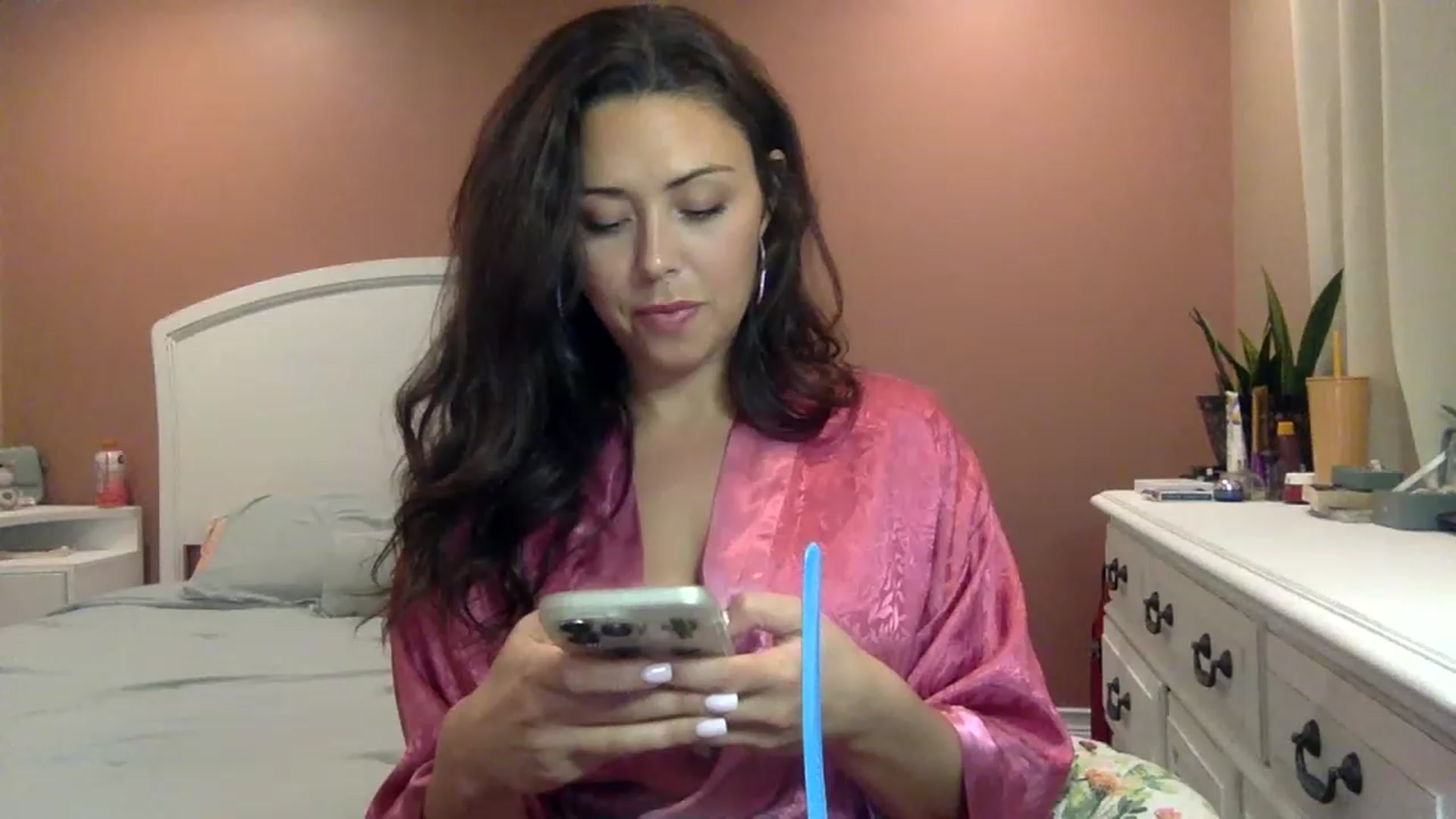 Gallery image thumbnail from Janesworldxo's myfreecams stream on, 04/21/2023, 05:50 image 6 of 20