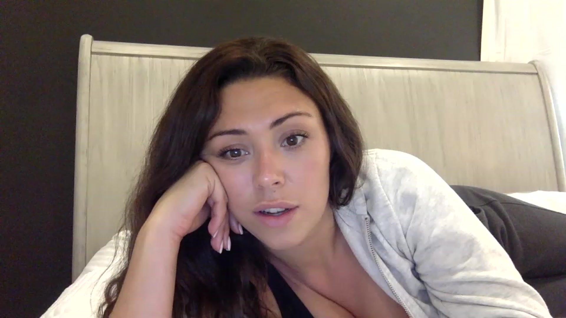 Gallery image thumbnail from Janesworldxo's myfreecams stream on, 05/01/2023, 03:02 image 8 of 20