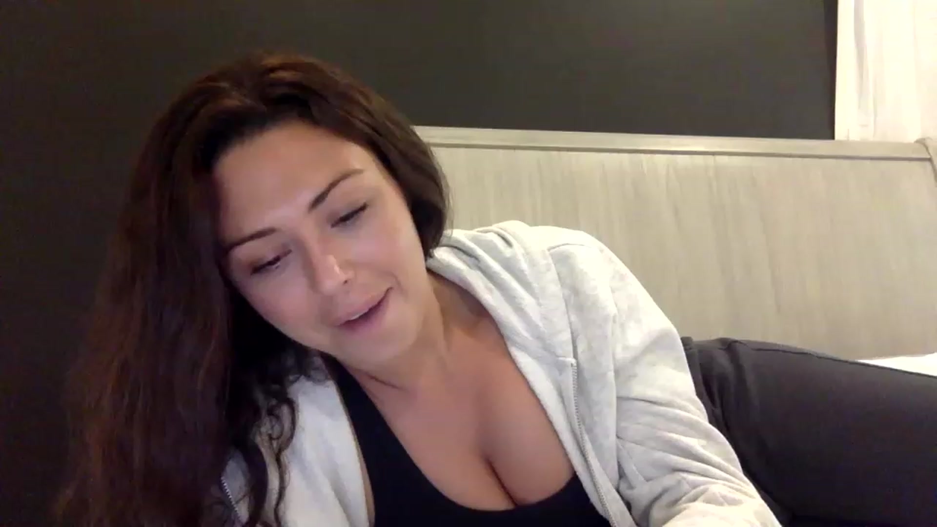Gallery image thumbnail from Janesworldxo's myfreecams stream on, 05/01/2023, 03:02 image 16 of 20