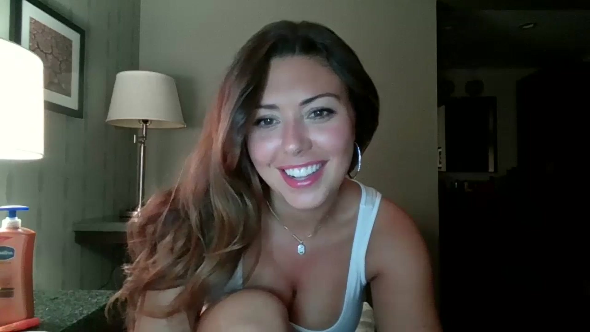 Gallery image thumbnail from Janesworldxo's myfreecams stream on, 09/10/2023, 06:40 image 6 of 20
